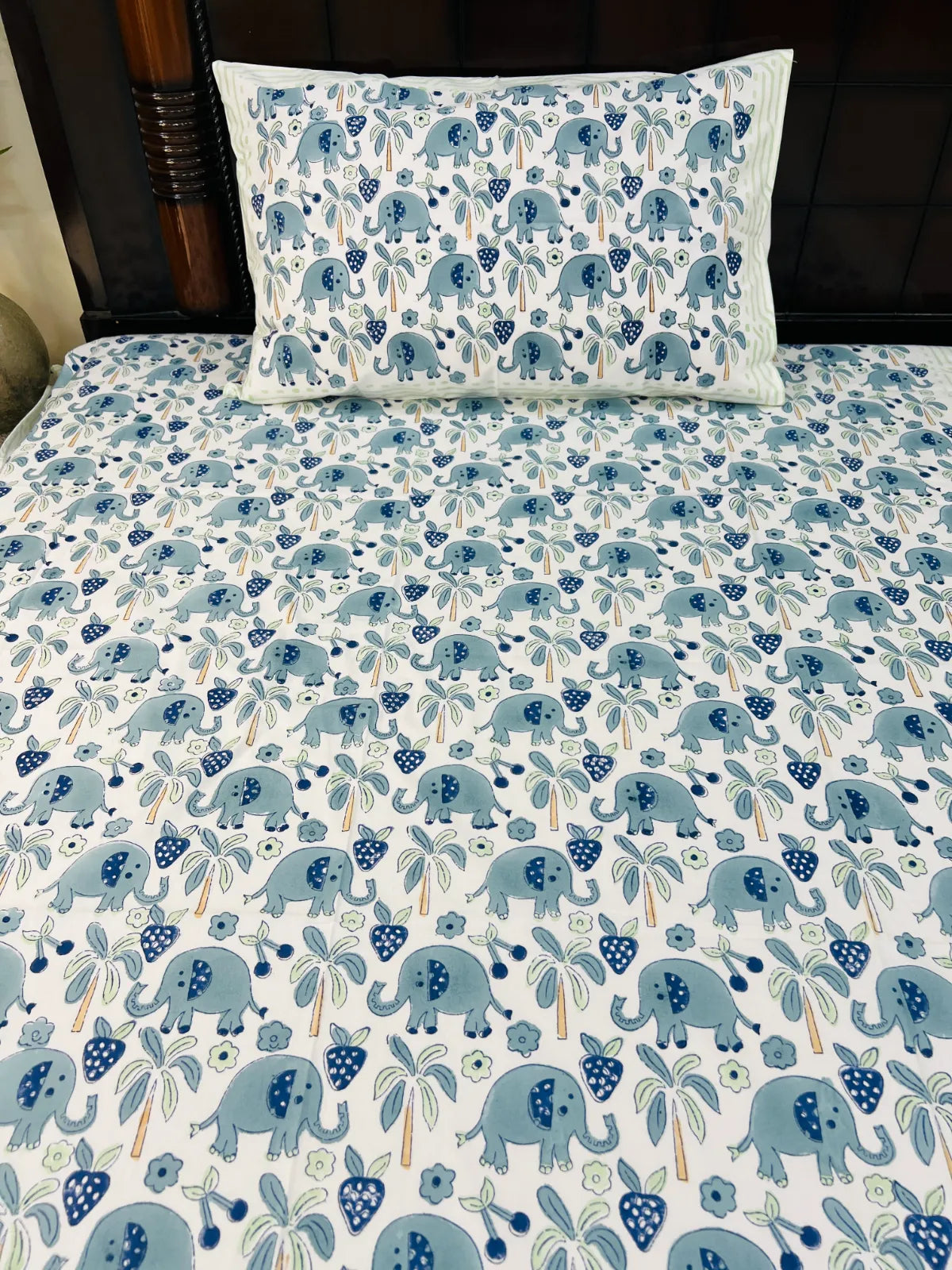 Blue elephant tropical single bedsheet in cotton fabric