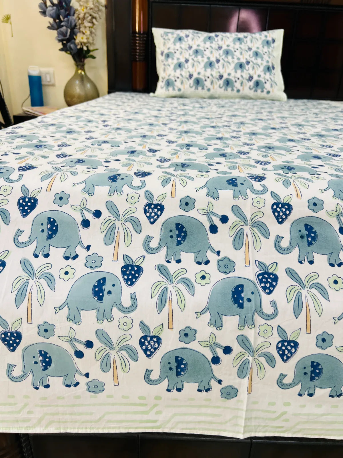 Cotton bedsheet with elephant and tropical print design
