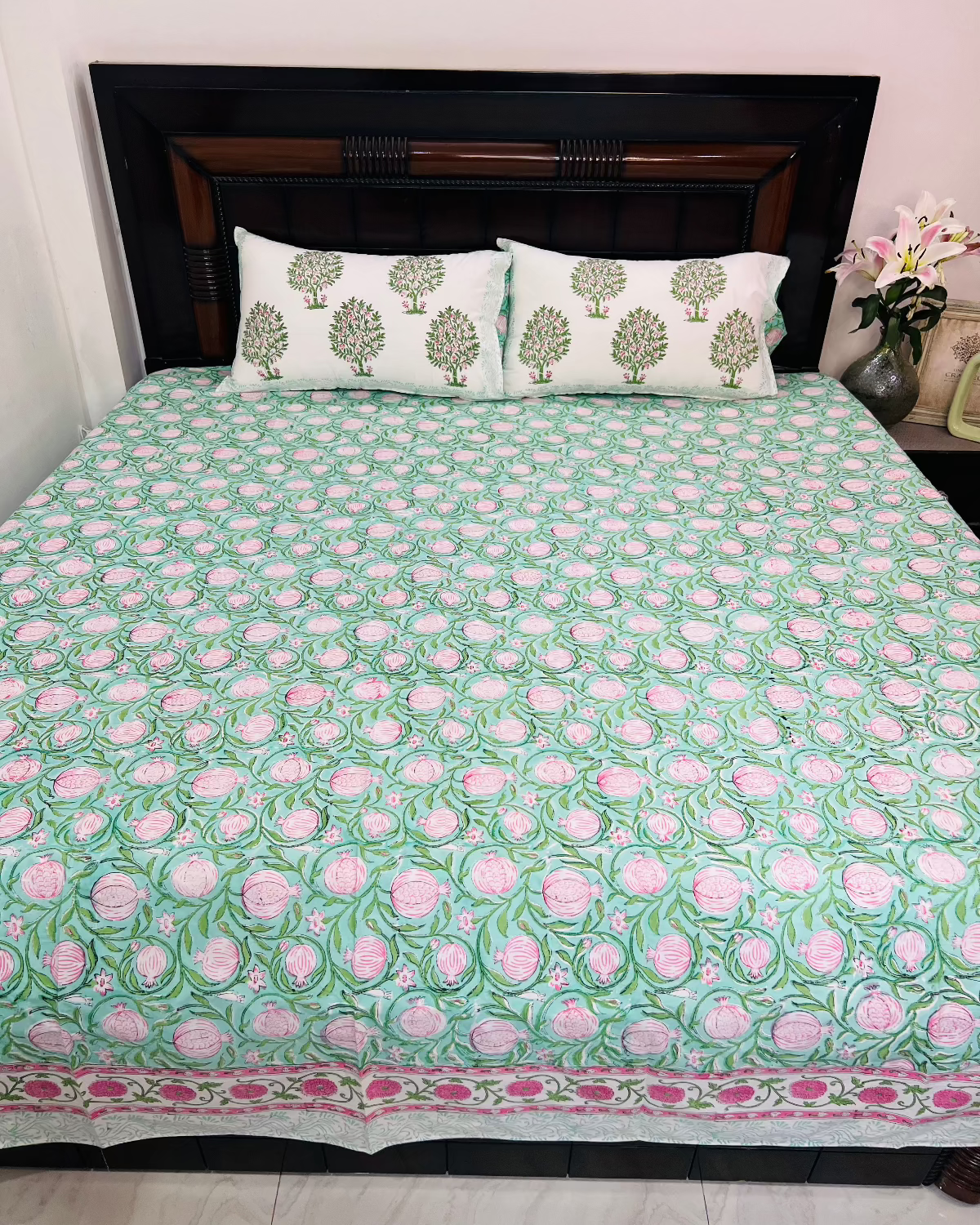 Gulabi Anar Cotton Bedsheet Set
