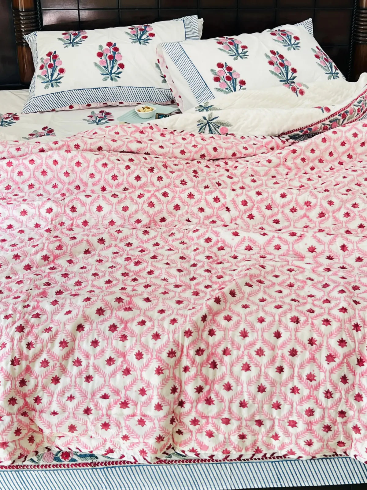 Guldasta Muslin Cotton Quilt - Handblock Printed