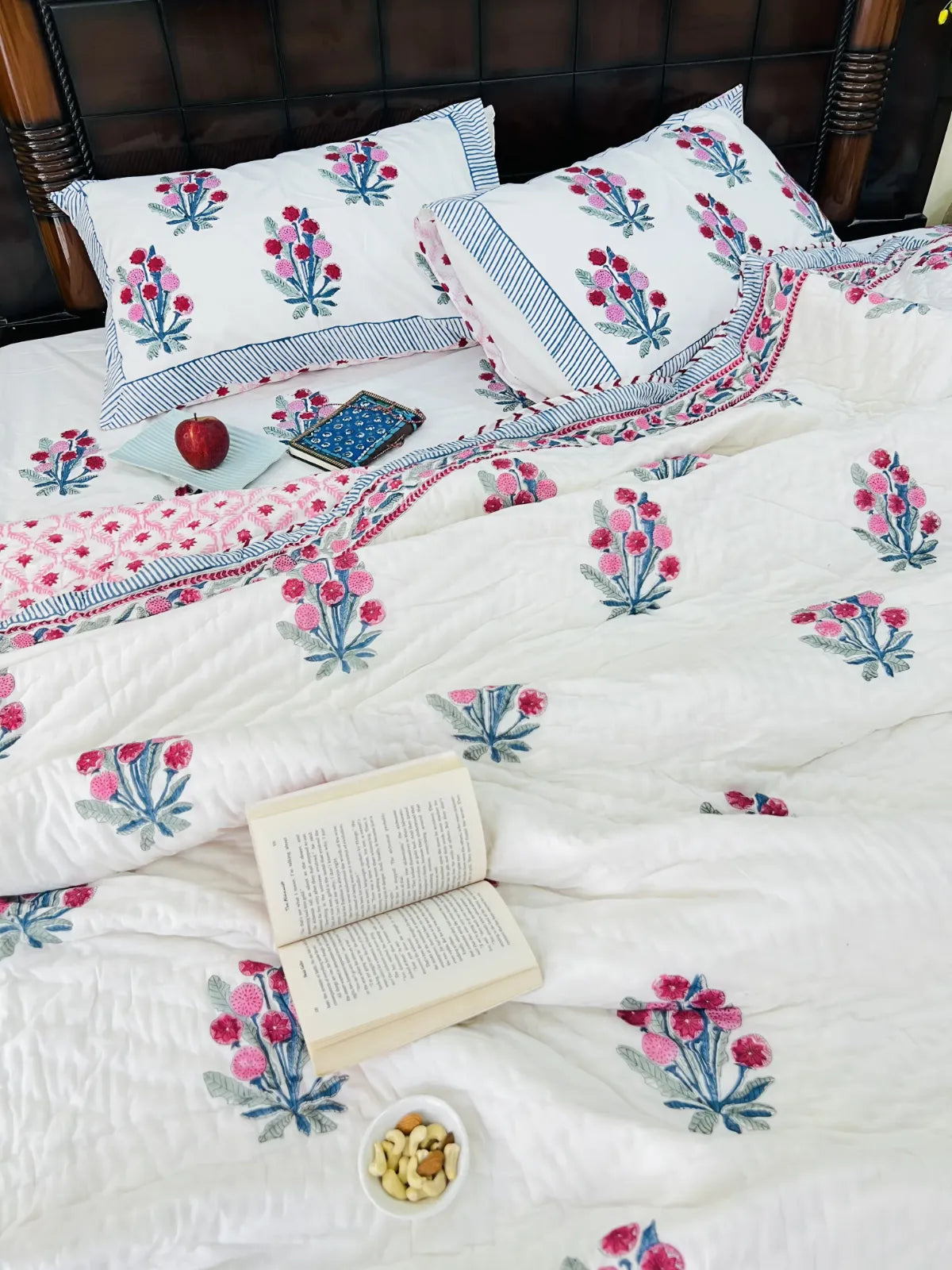 Guldasta Muslin Cotton Quilt - Handblock Printed