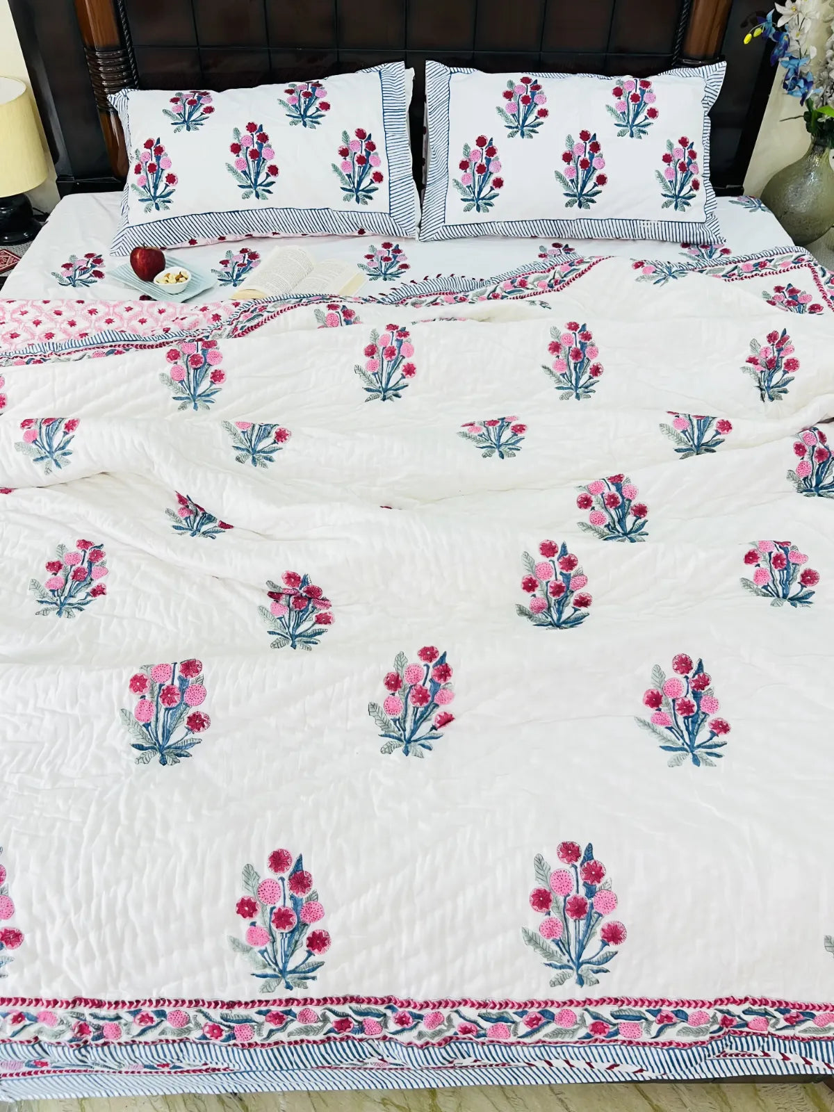 Guldasta Muslin Cotton Quilt - Handblock Printed