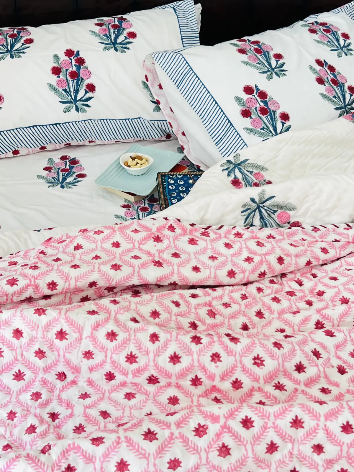 Guldasta Muslin Cotton Quilt - Handblock Printed