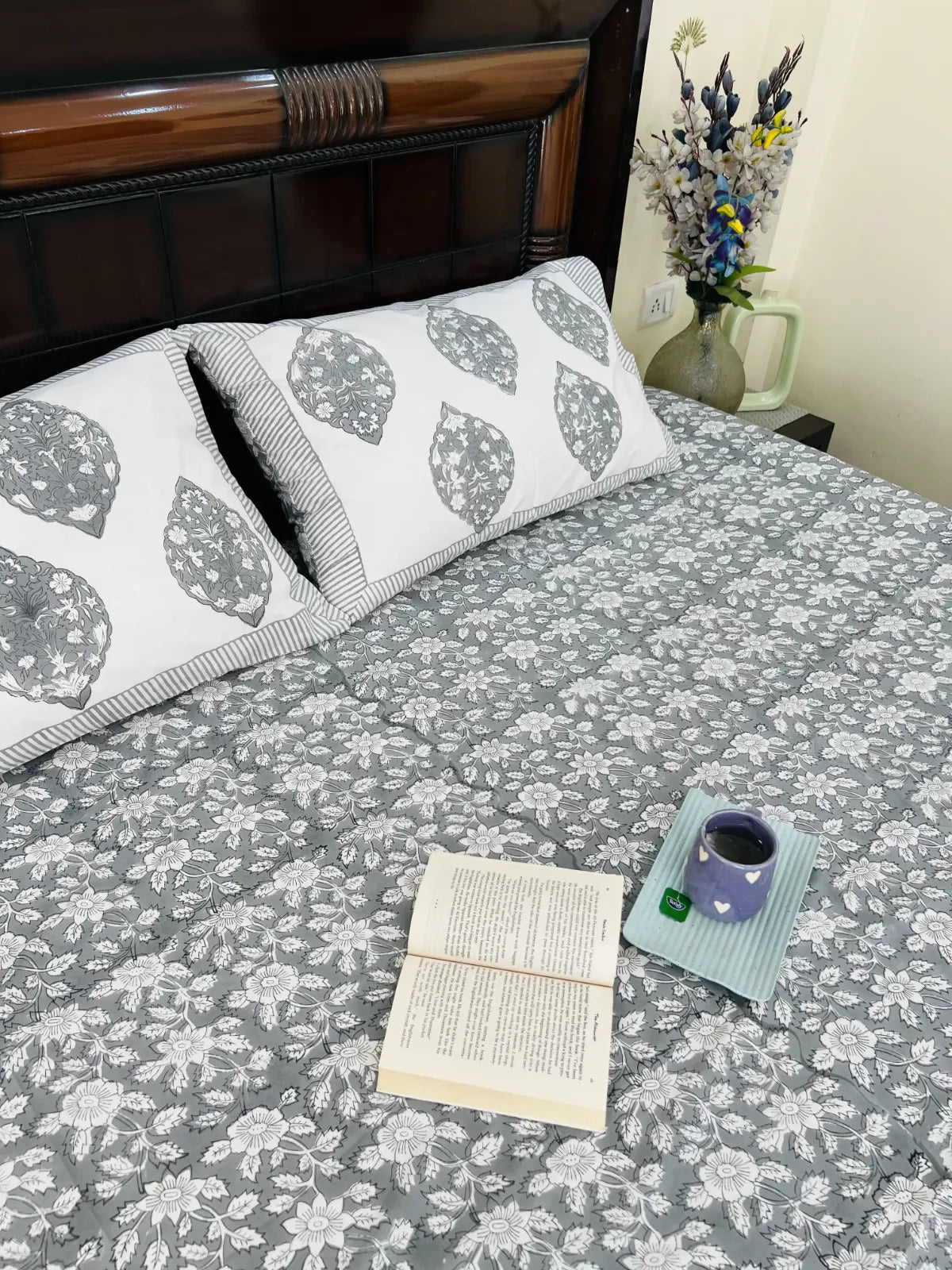 Grey boota handblock printed cotton bedsheet set with Mughal motif – pure cotton Jaipur bedding
