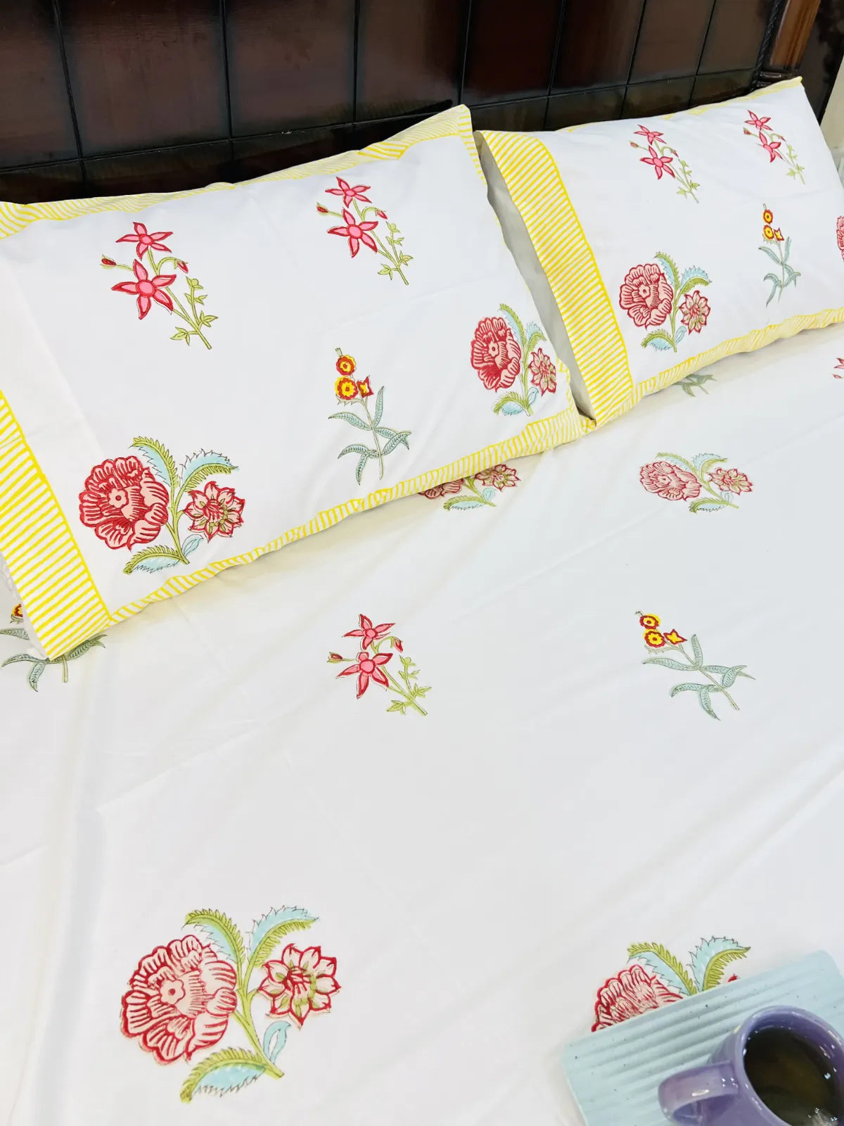 Floral cotton bedsheet set white base breathable summer bedding