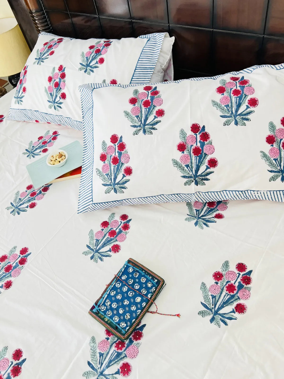 Guldaasta motif bedsheet set pure cotton India