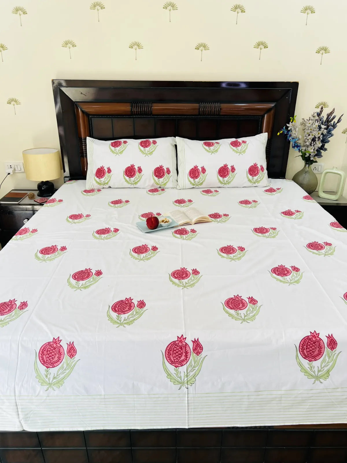 Traditional Indian motif cotton bedsheet breathable bedding