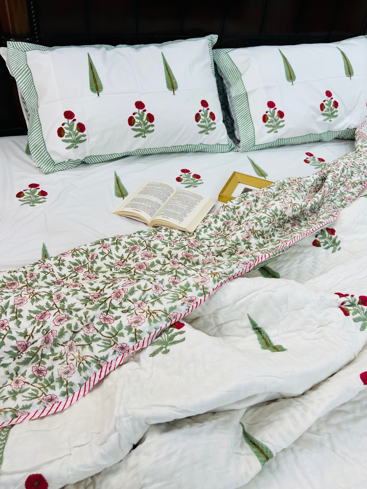 Meera Quilt Bedding Set