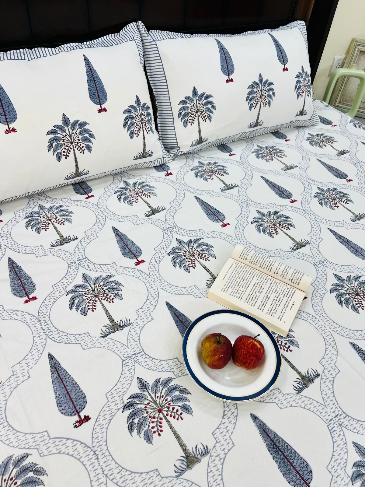 Kashmir Cotton Bedsheet Set - Queen