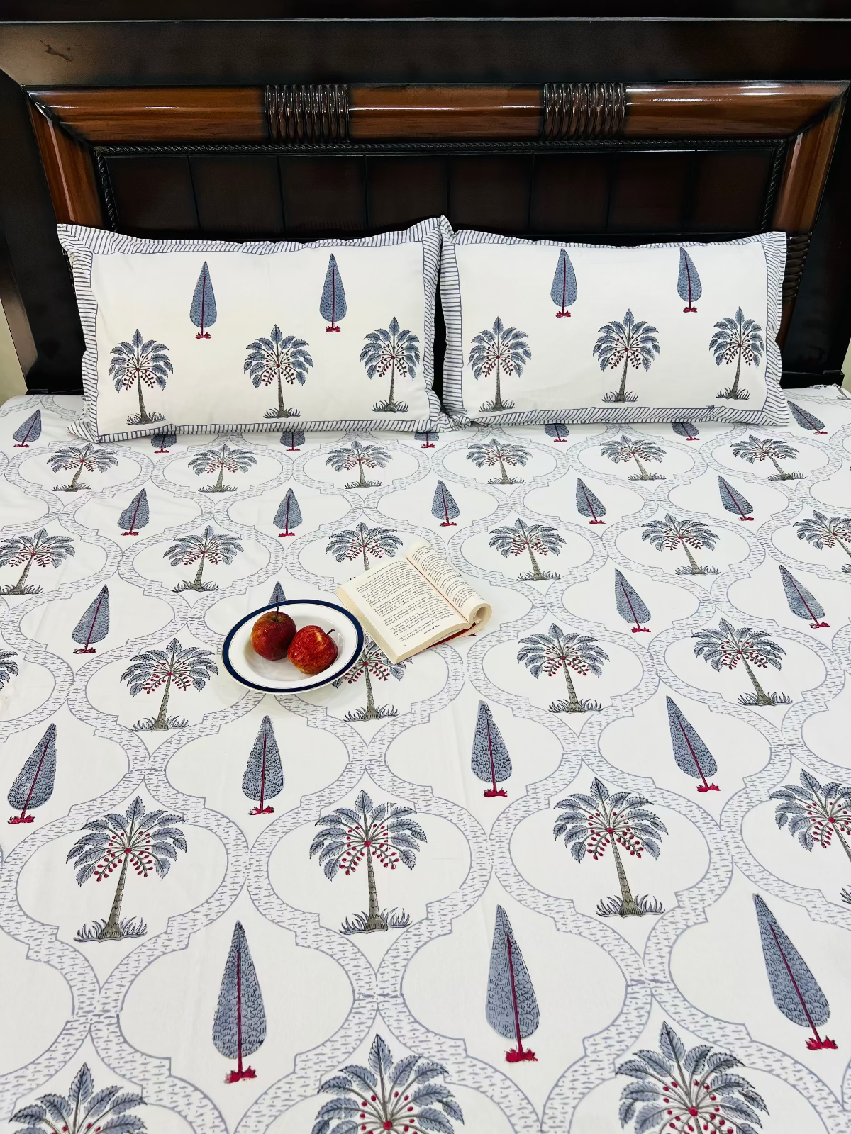 Kashmir Cotton Bedsheet Set - Queen