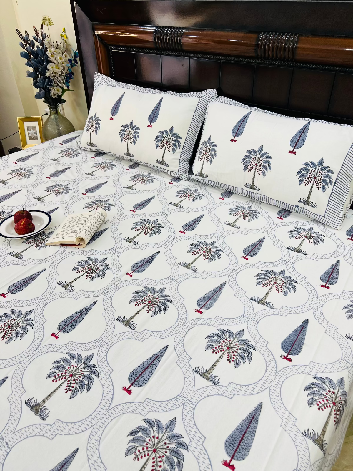Kashmir Cotton Bedsheet Set - Queen