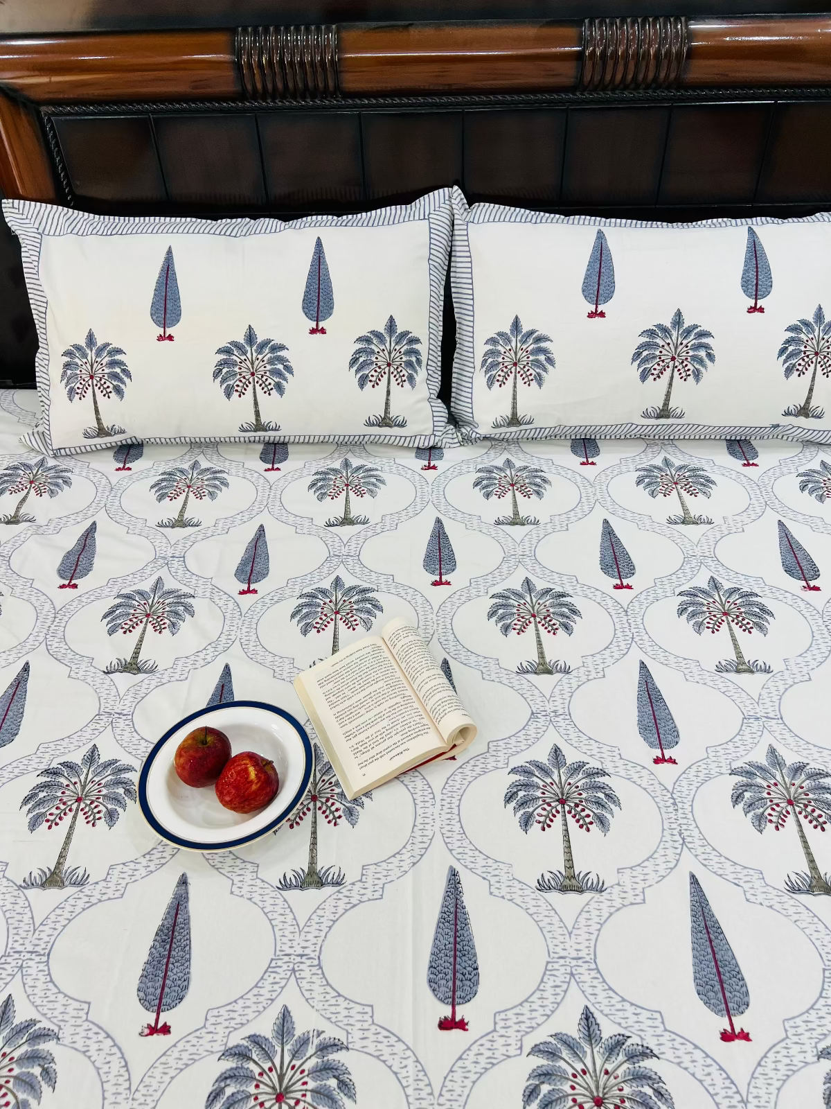 Kashmir Cotton Bedsheet Set - Queen