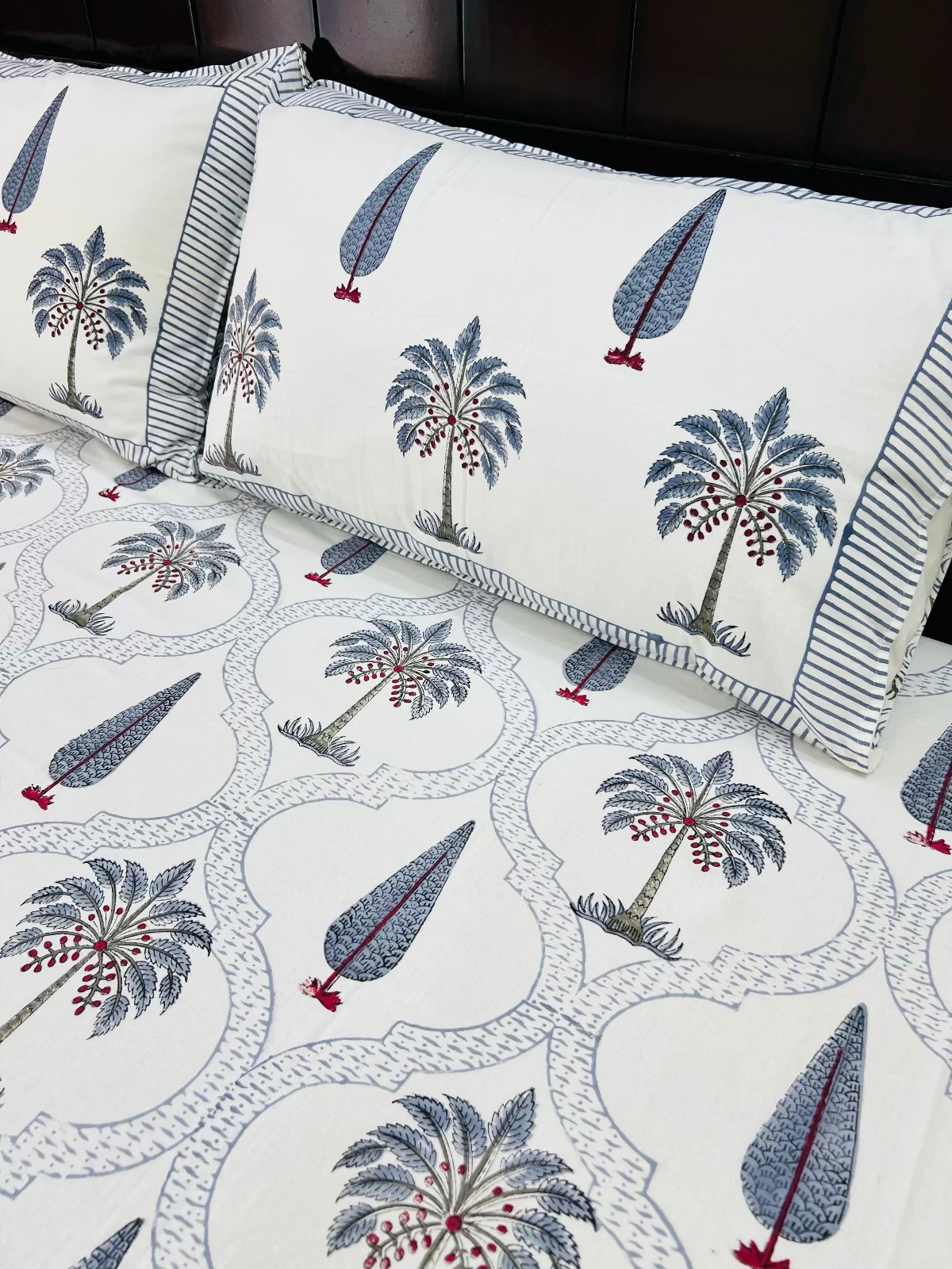 Kashmir Cotton Bedsheet Set - Queen