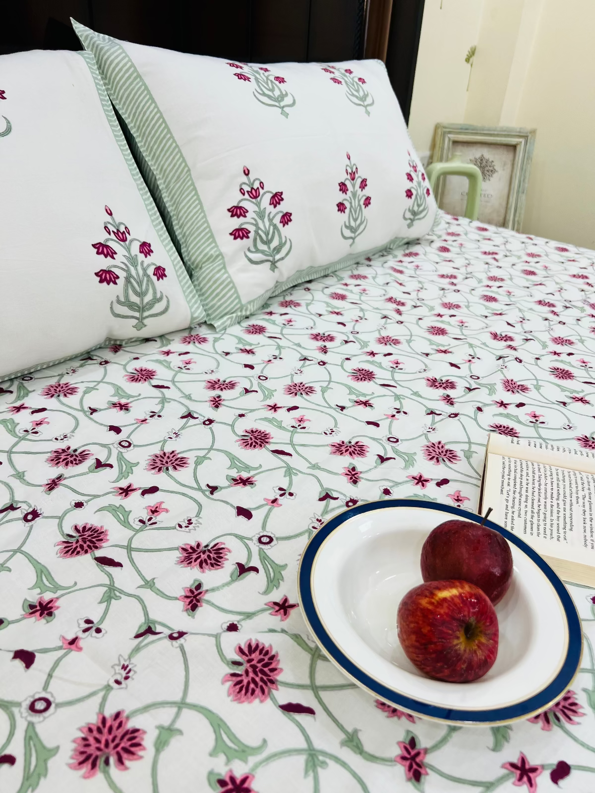 Gulnaar Cotton Bedsheet Set - King