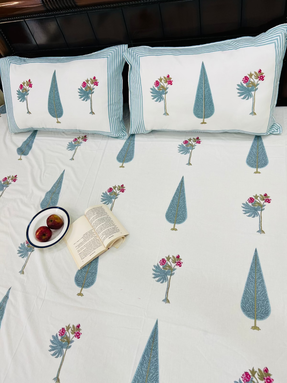 Taru Cotton Bedsheet Set - King
