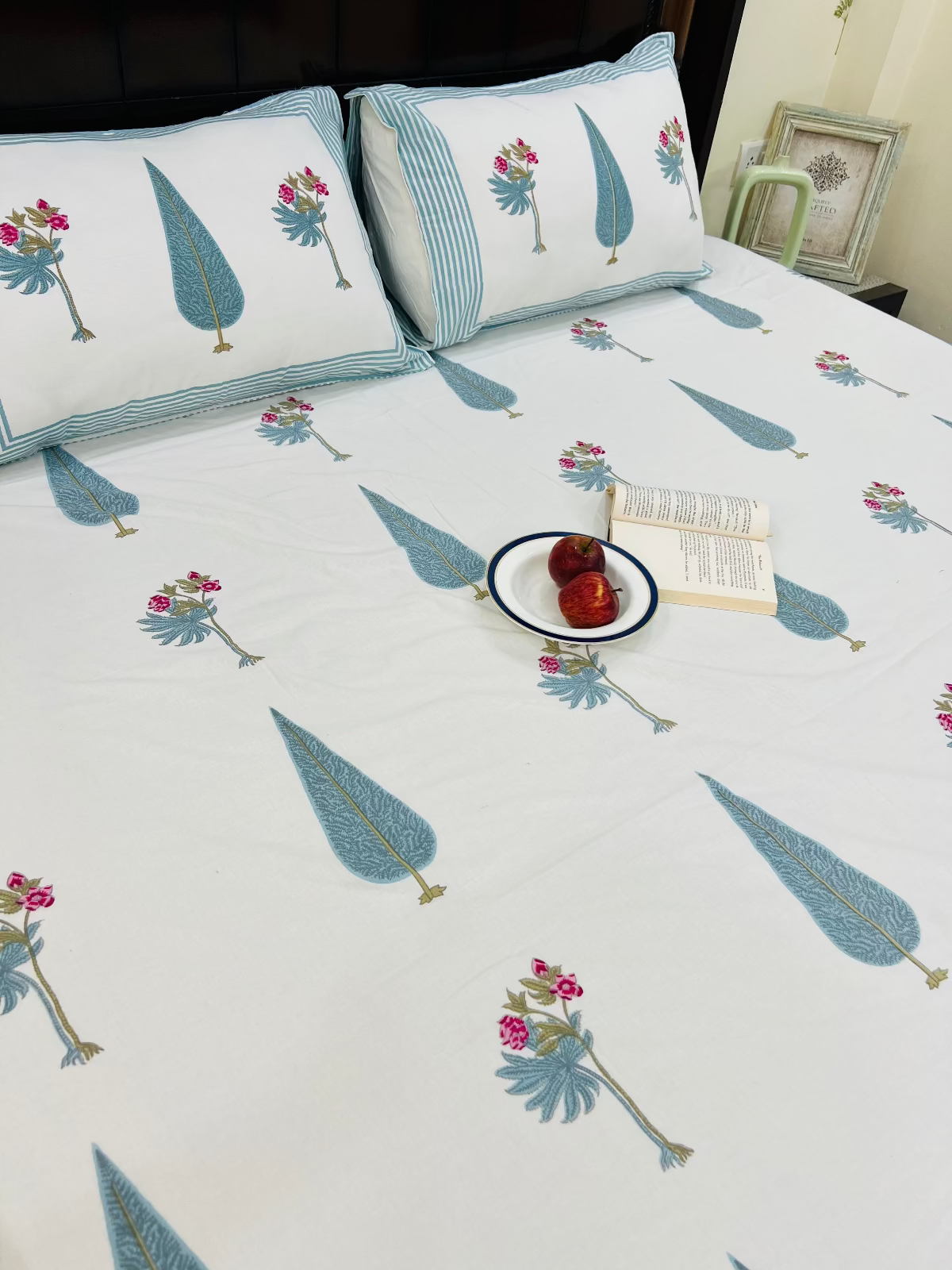 Taru Cotton Bedsheet Set - King