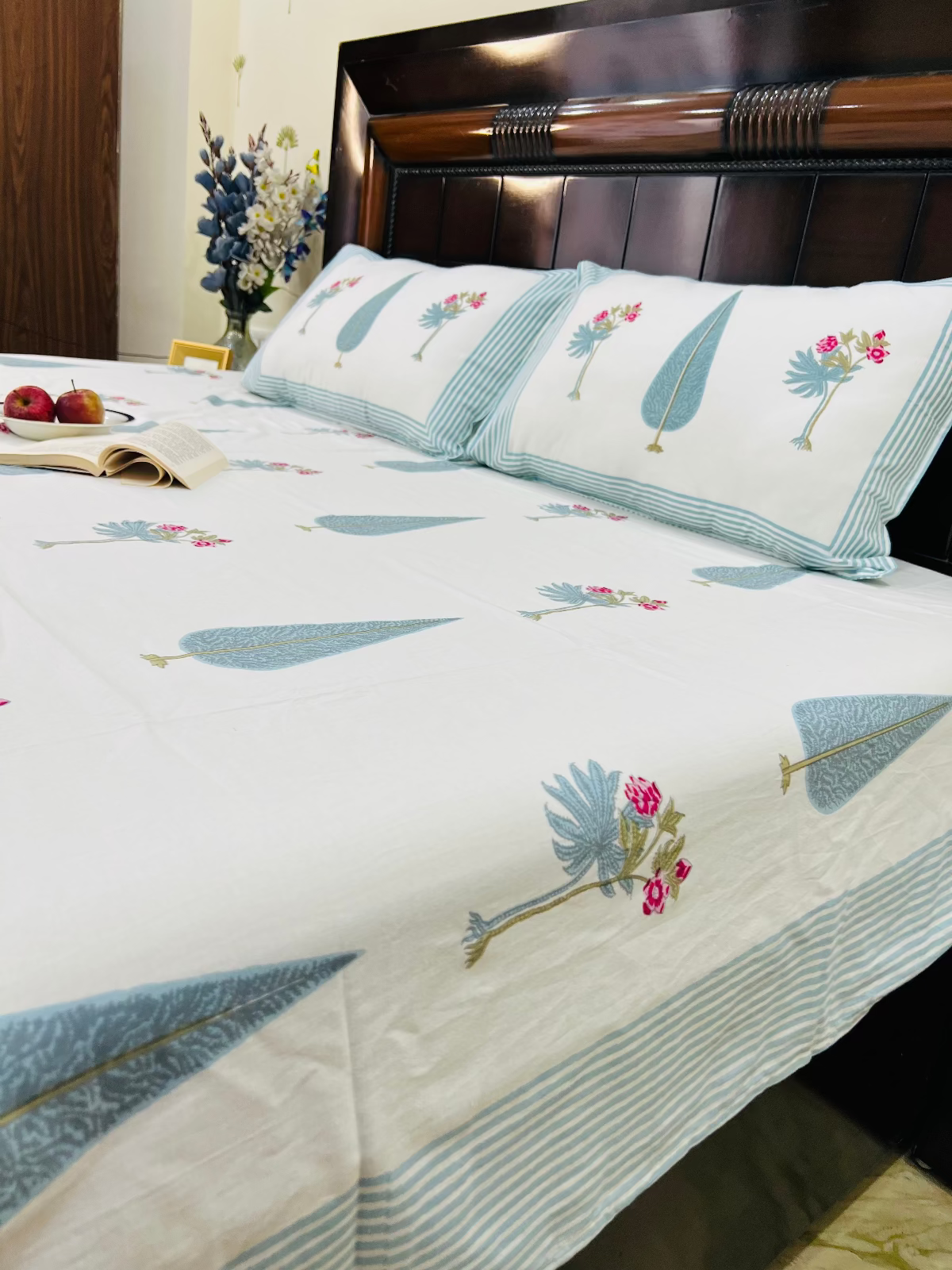 Taru Cotton Bedsheet Set - King