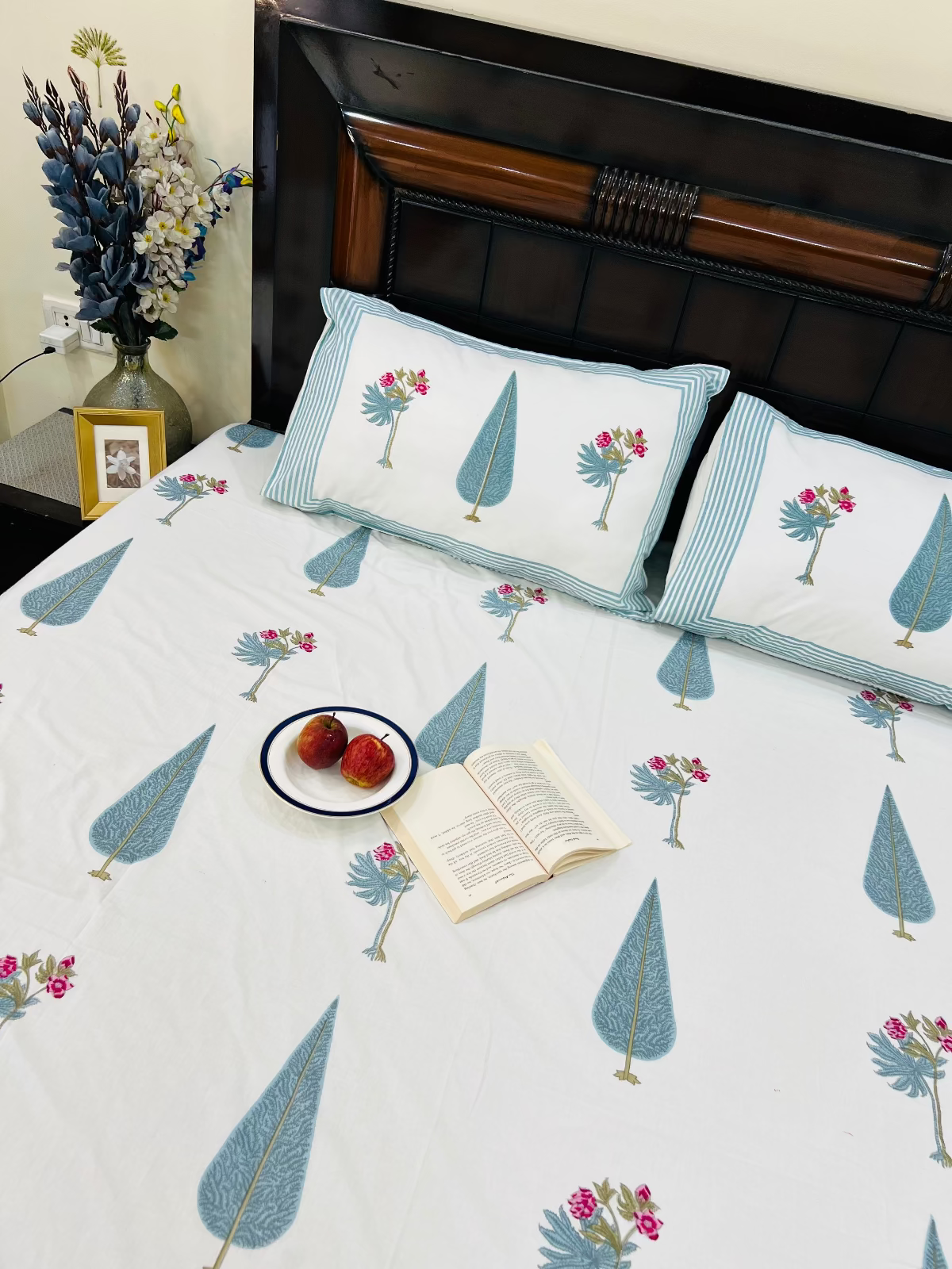 Taru Cotton Bedsheet Set - King