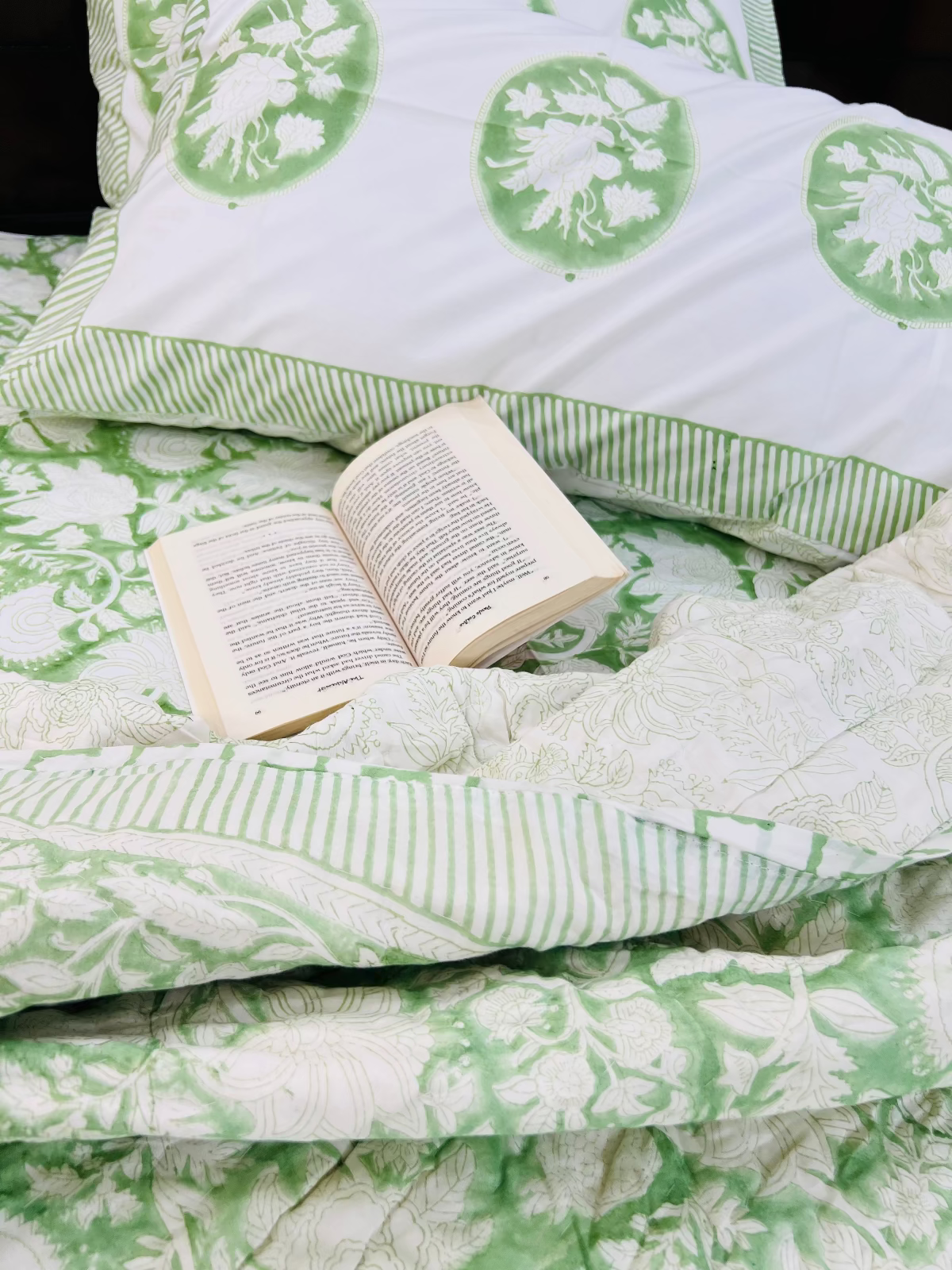 Hari-Prabha Quilt Bedding Set