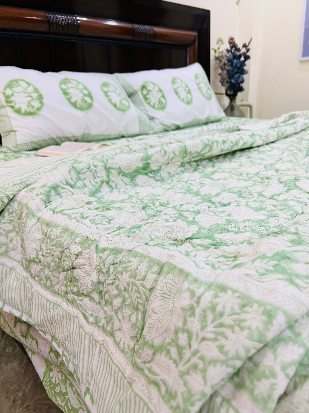 Hari-Prabha Muslin Cotton Quilt