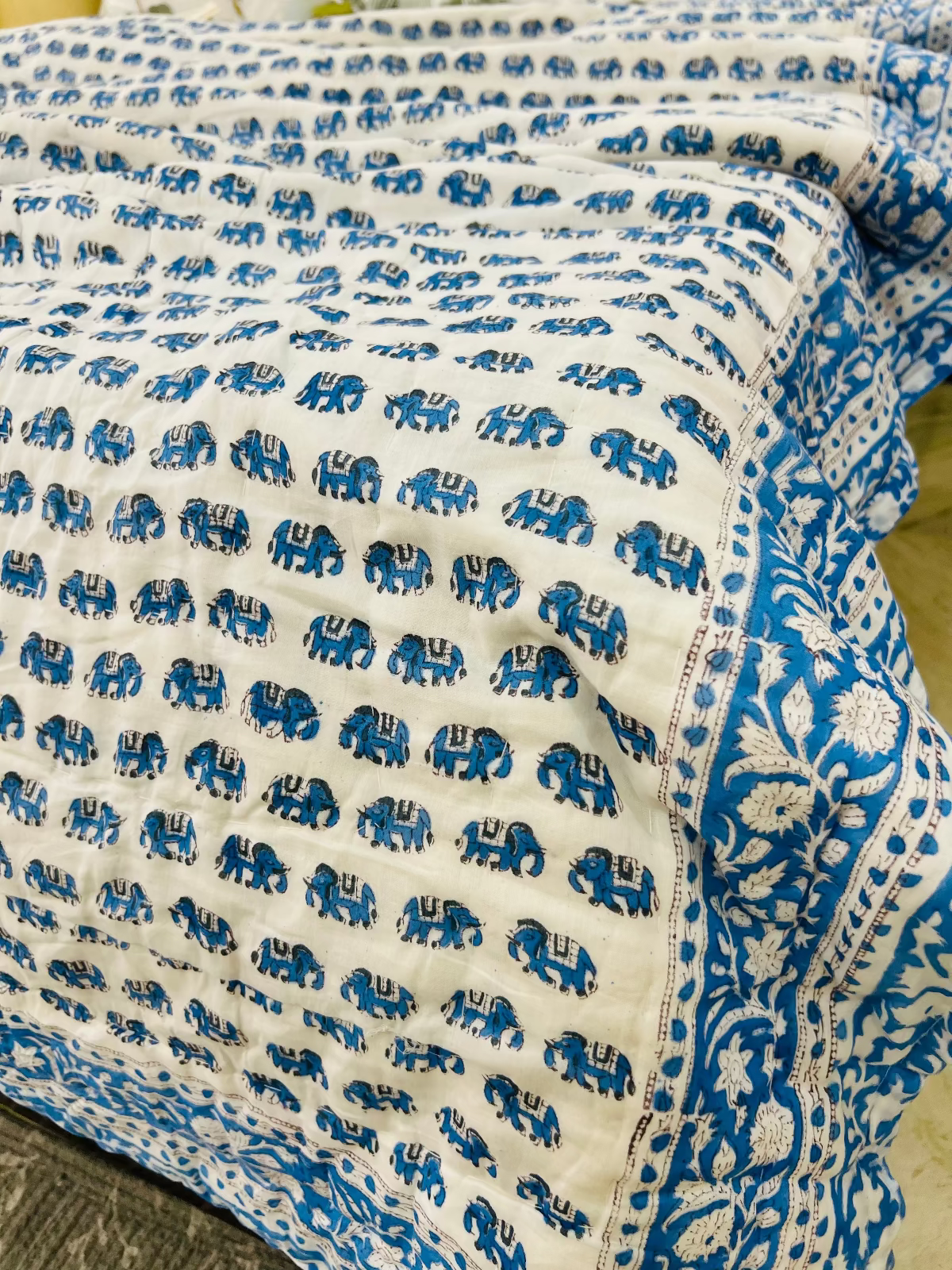 Kunjar Muslin Cotton Quilt