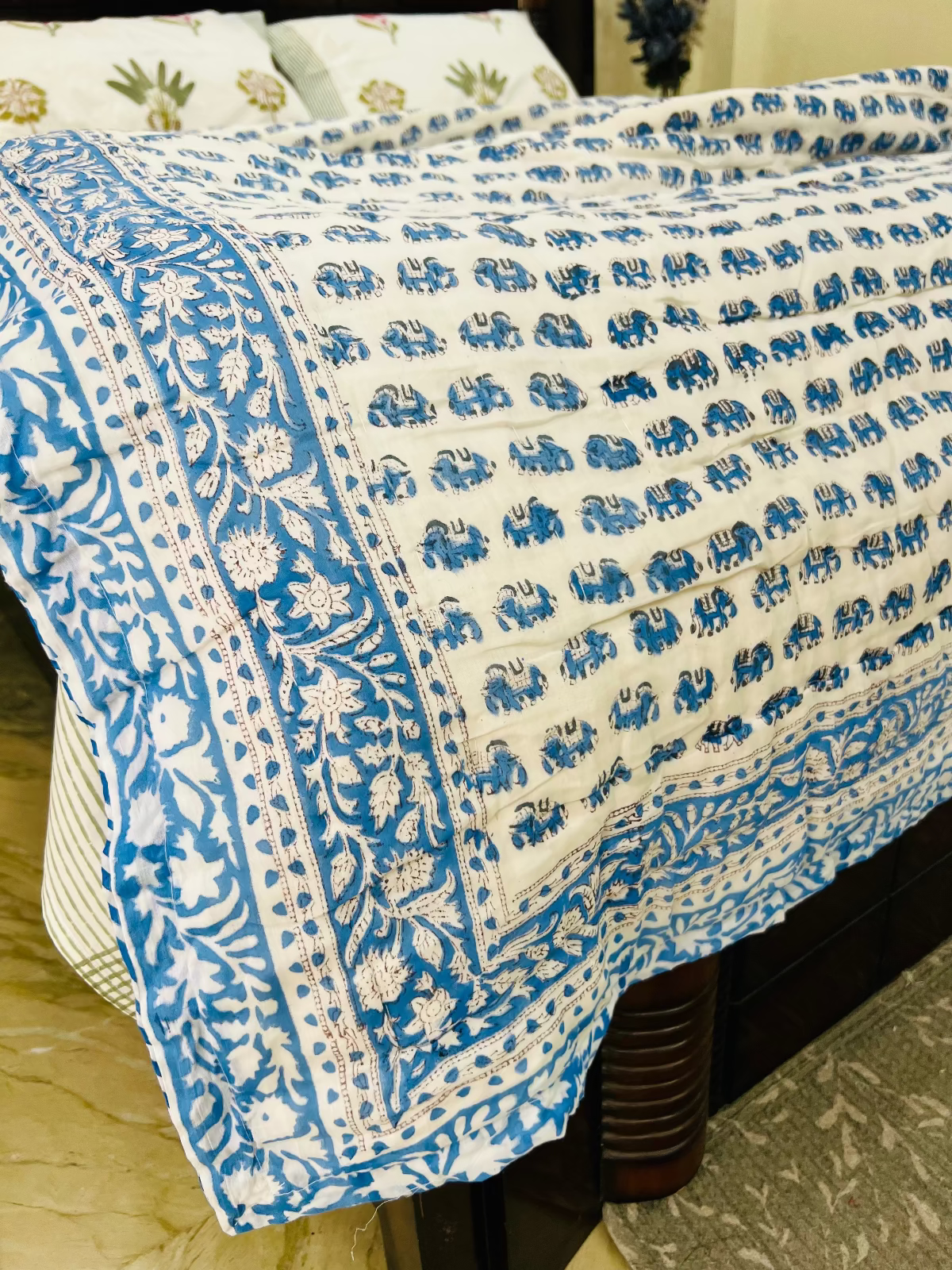 Kunjar Muslin Cotton Quilt