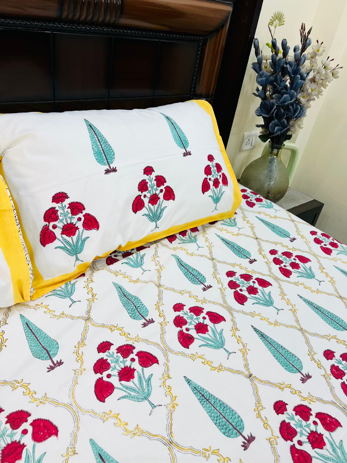 Vasanti Cotton Bedsheet Set