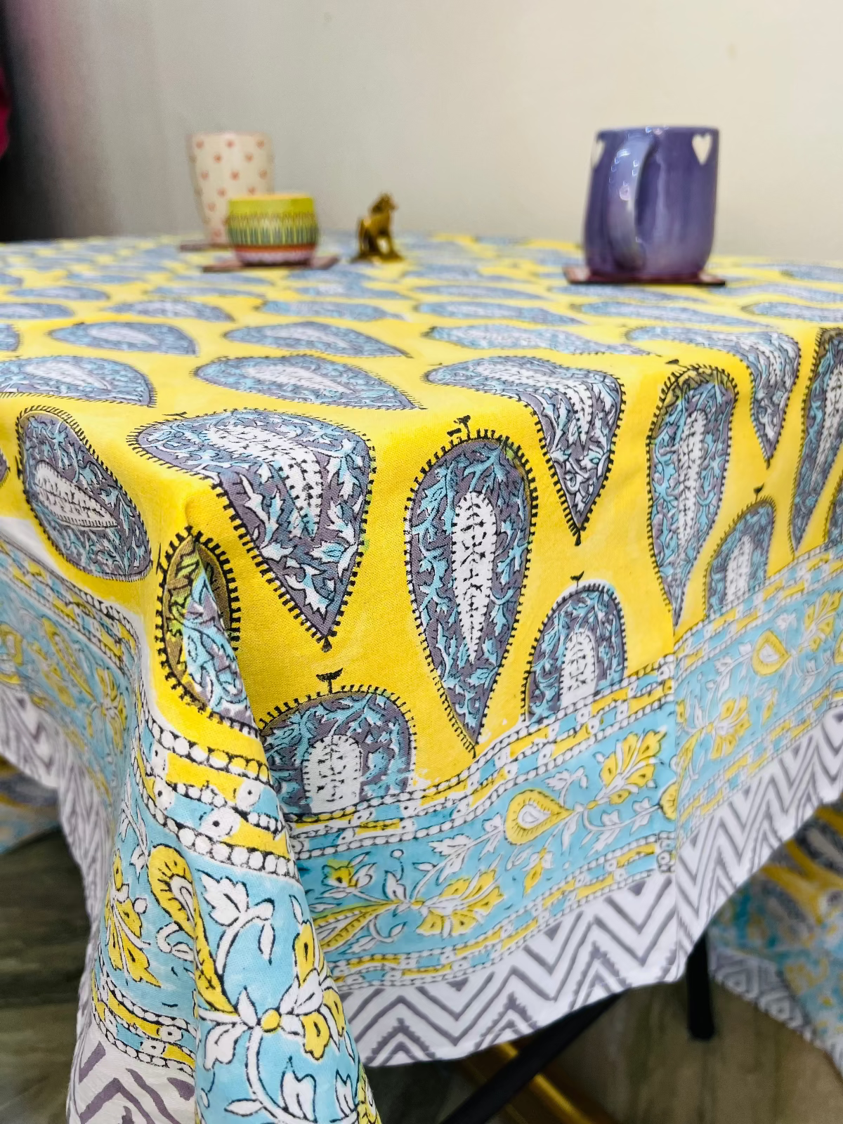 Miste Table Cover - 6 Seater