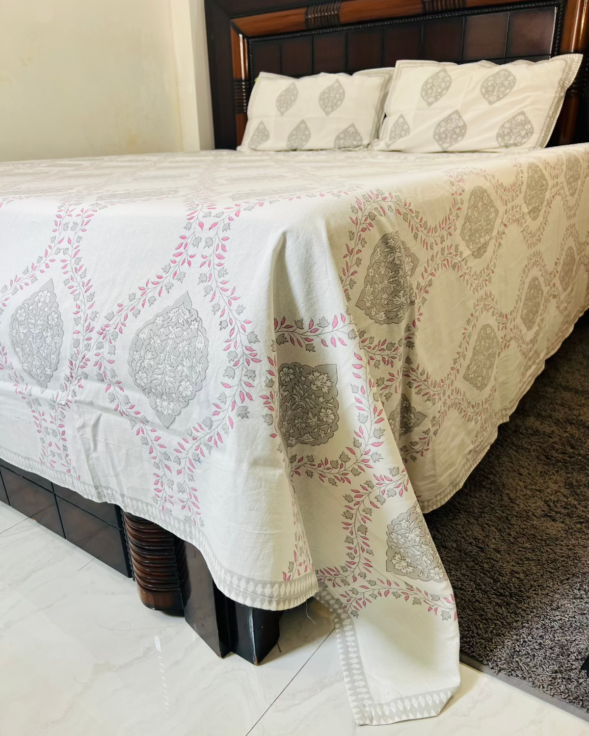 Ivory Mughal Motif Cotton Bedsheet Set - King