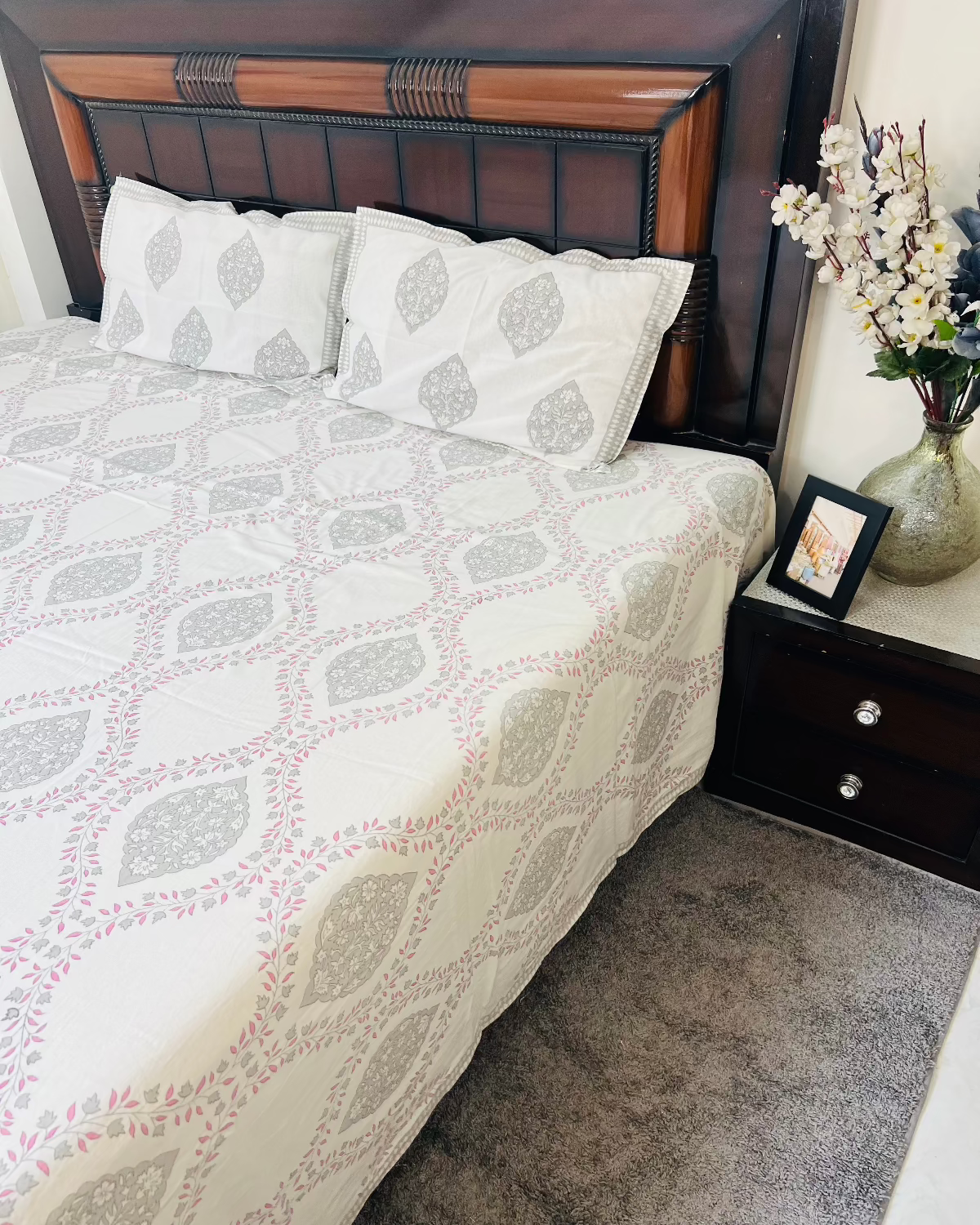 Ivory Mughal Motif Cotton Bedsheet Set - King