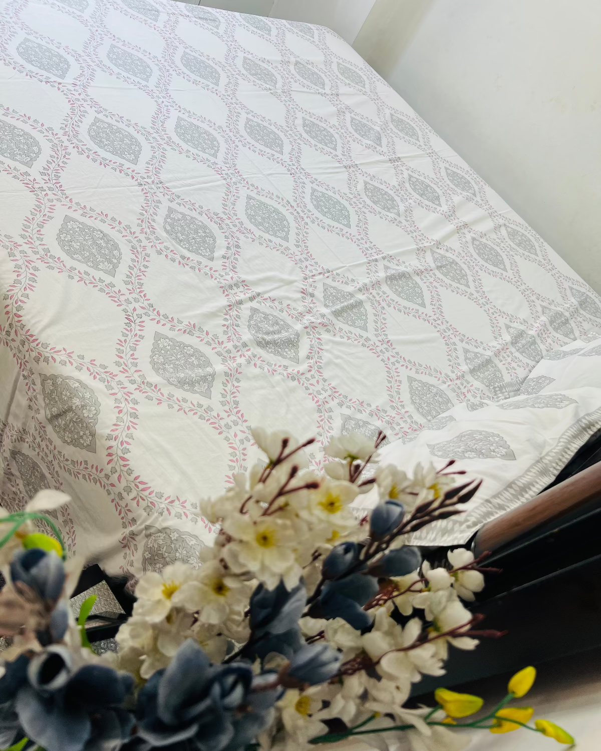 Ivory Mughal Motif Cotton Bedsheet Set - King