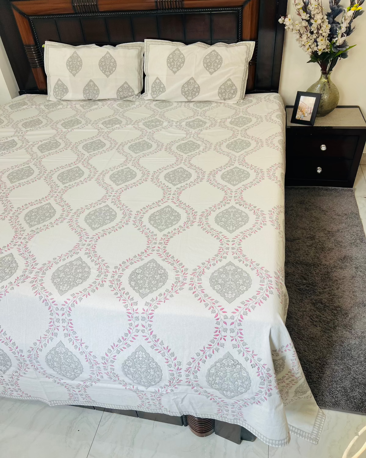 Ivory Mughal Motif Cotton Bedsheet Set - King