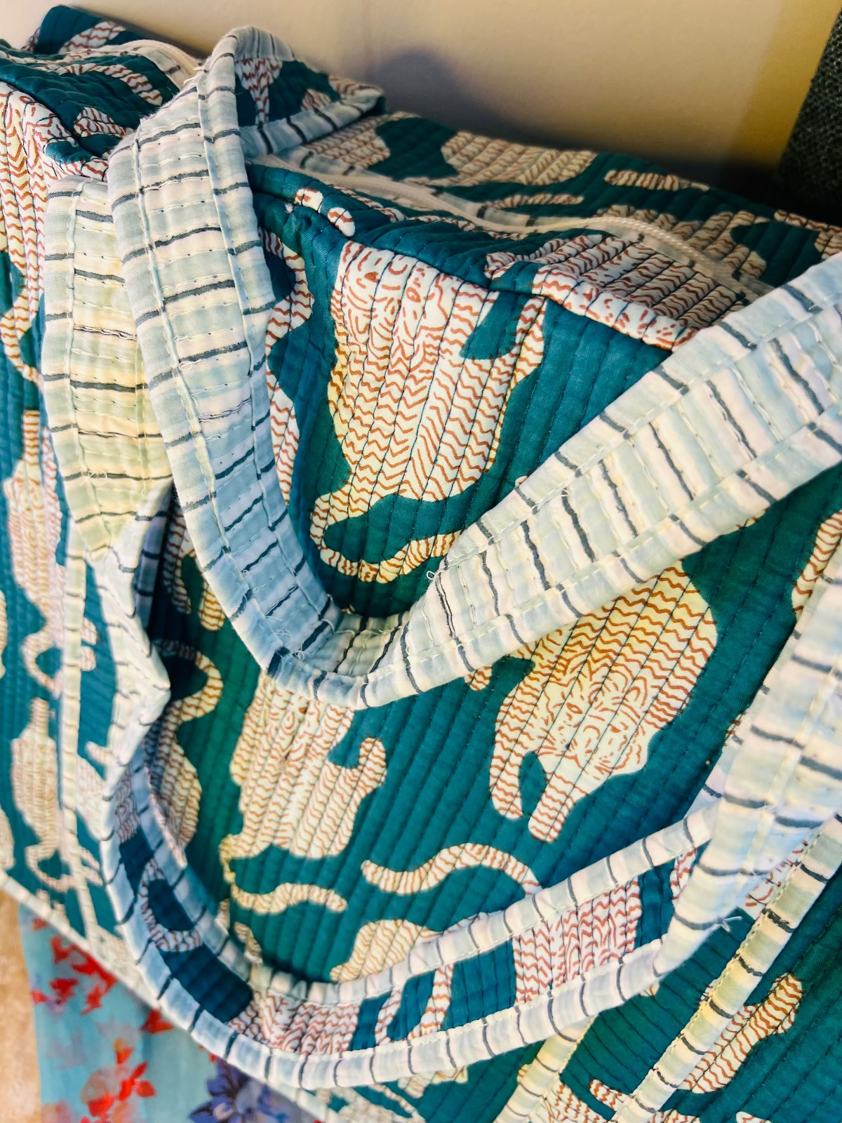 Anvi Quilted Tote Bag