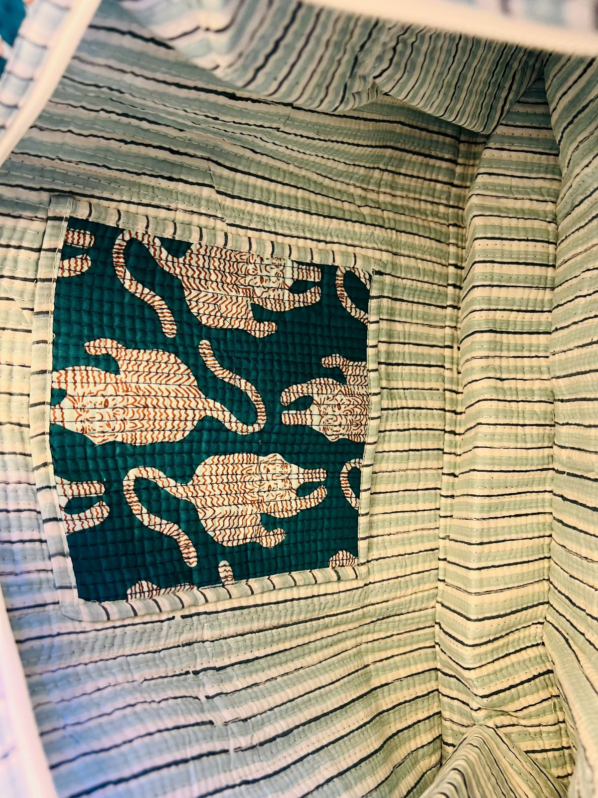 Anvi Quilted Tote Bag