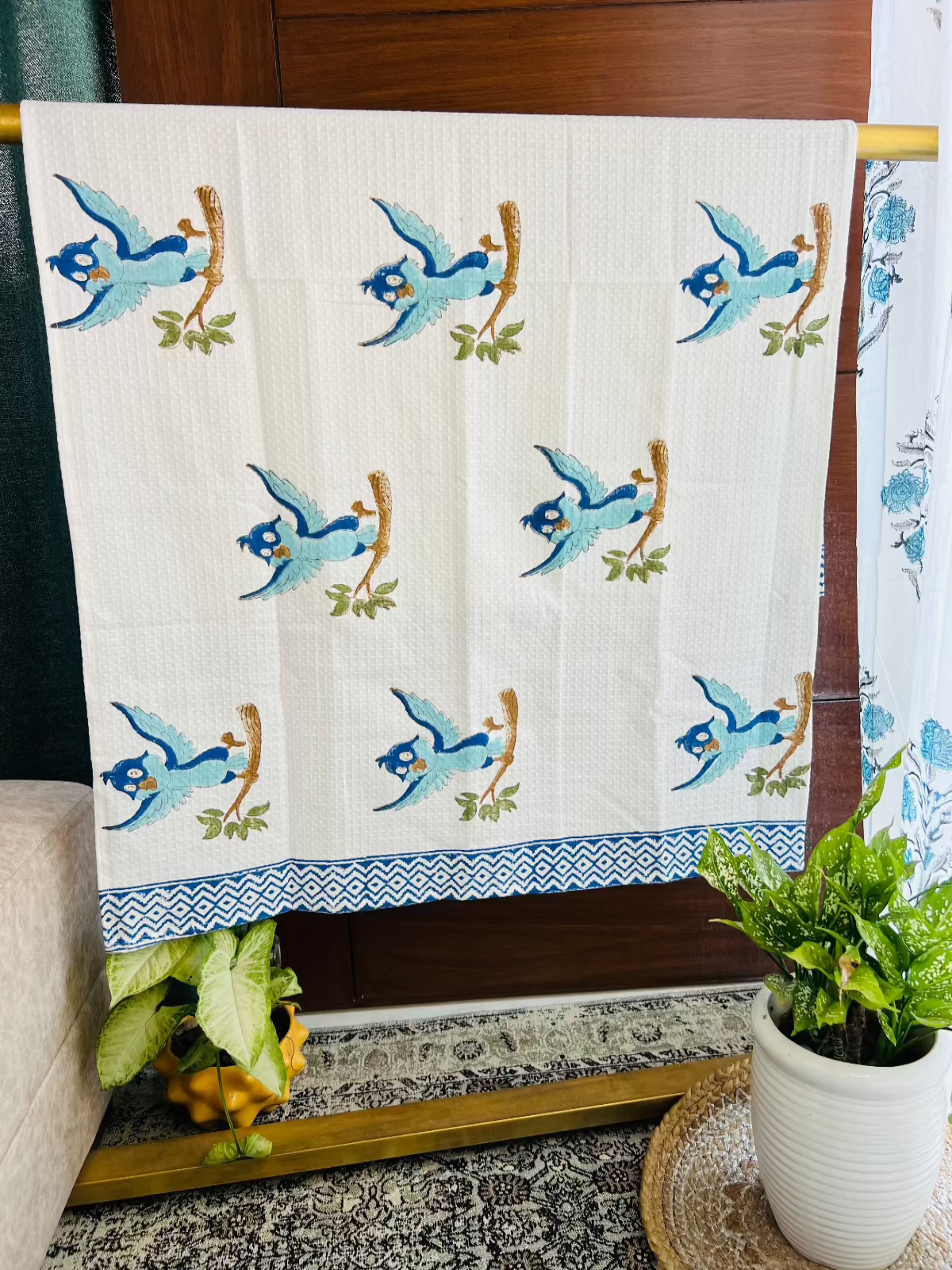 Chirpy Charm Kids Bath Towel