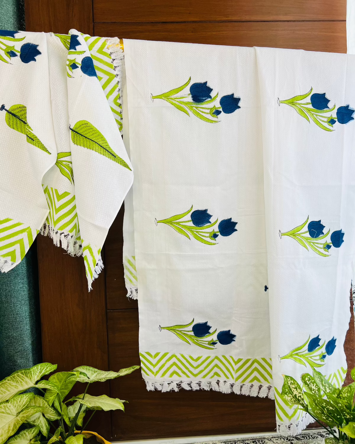 Button Bath and Hand Towel Set