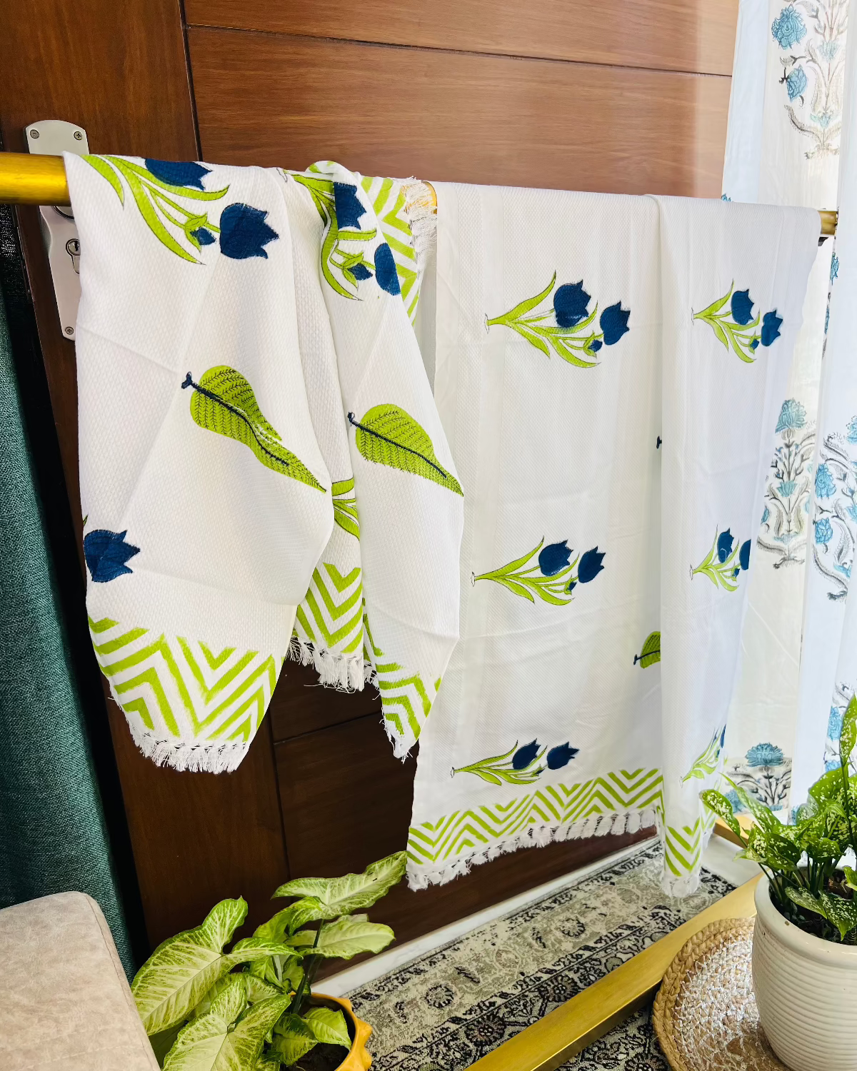 Button Bath and Hand Towel Set