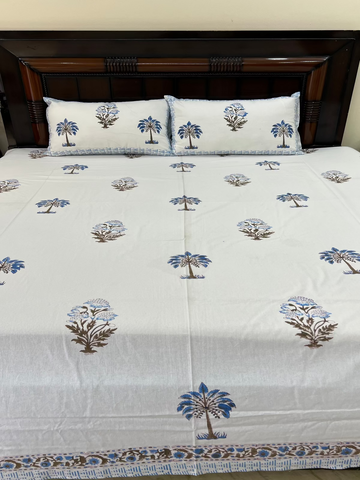 Blue Palm Cotton Bedsheet Set - Queen