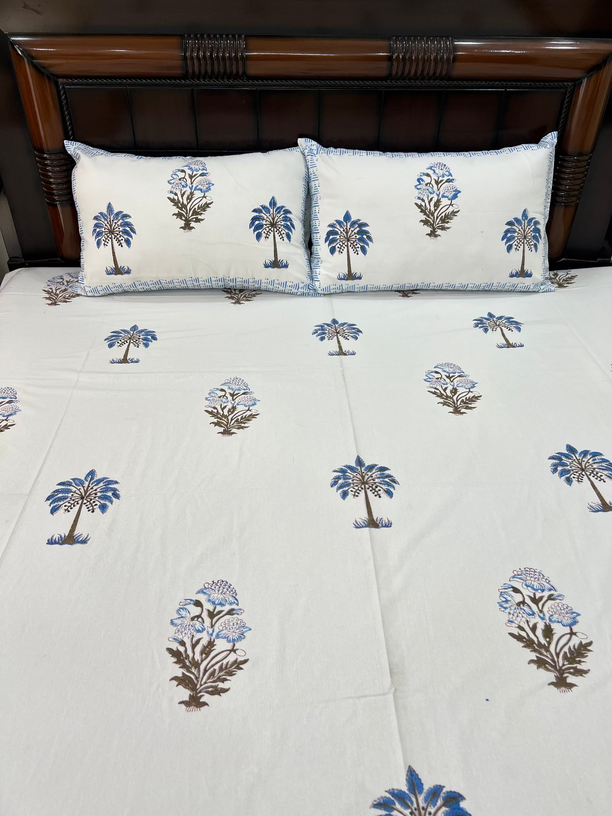 Blue Palm Cotton Bedsheet Set - Queen