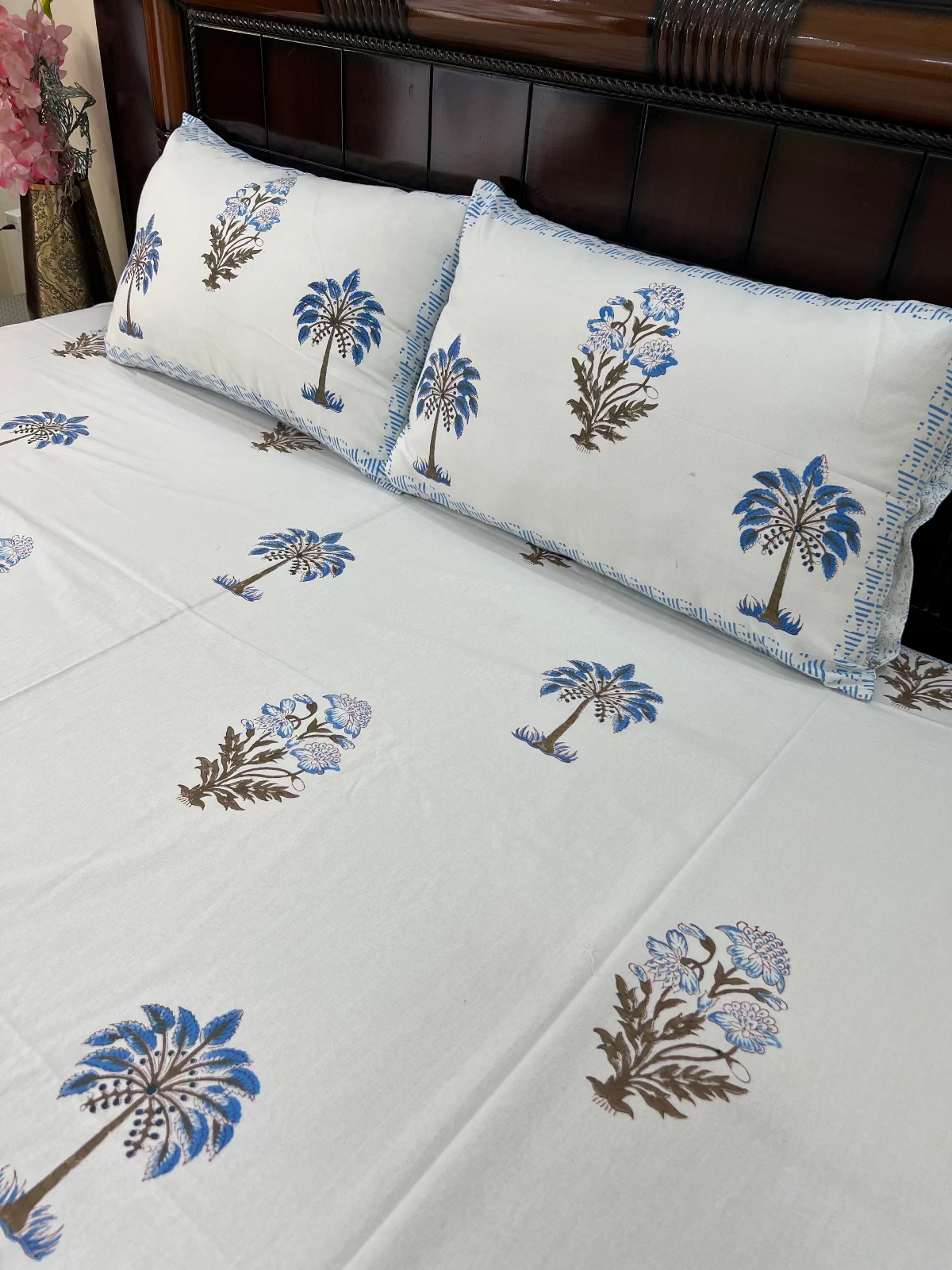 Blue Palm Cotton Bedsheet Set - Queen
