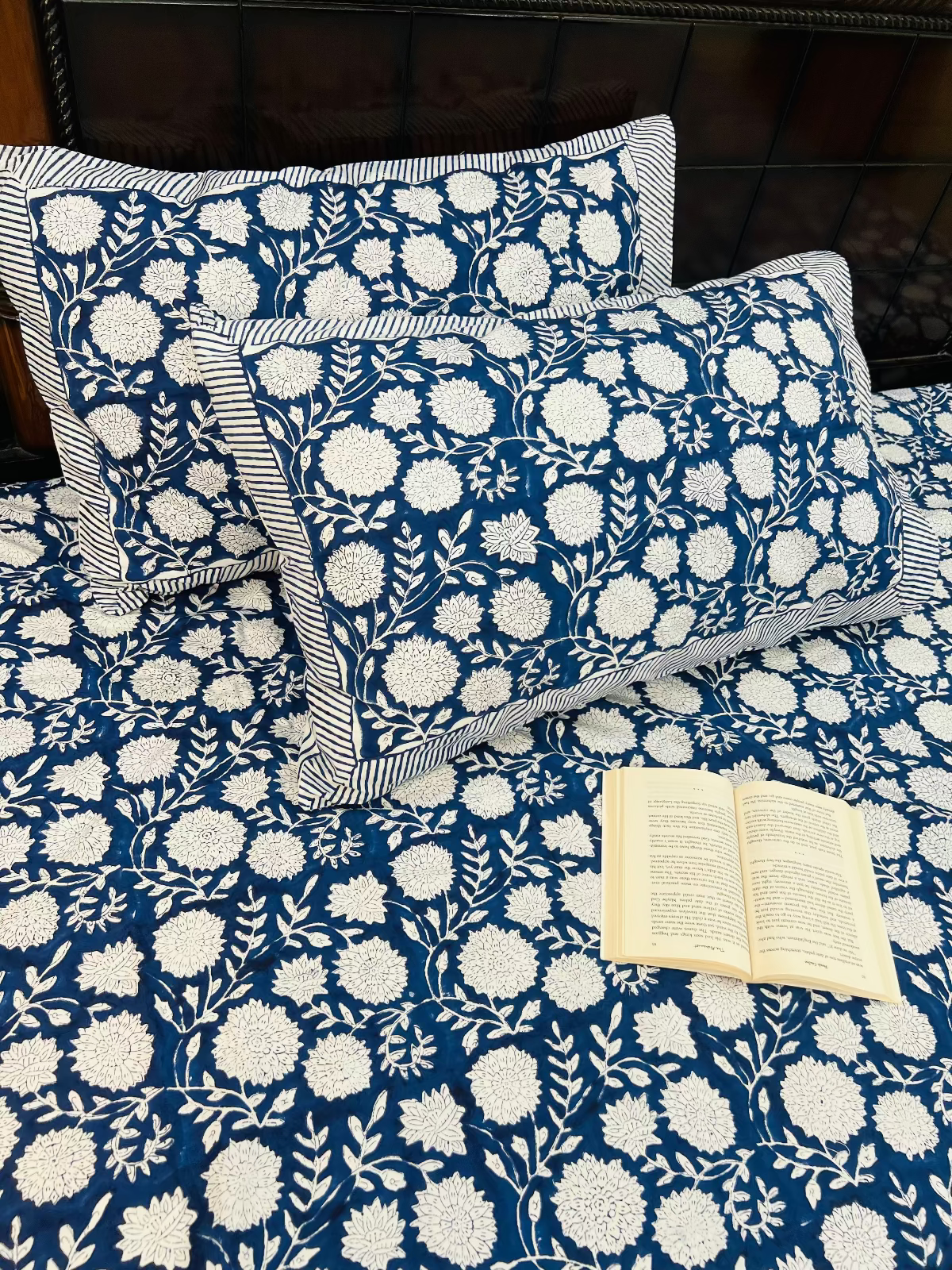 Nayantara Hathi Cotton Bedsheet Set - Handblock