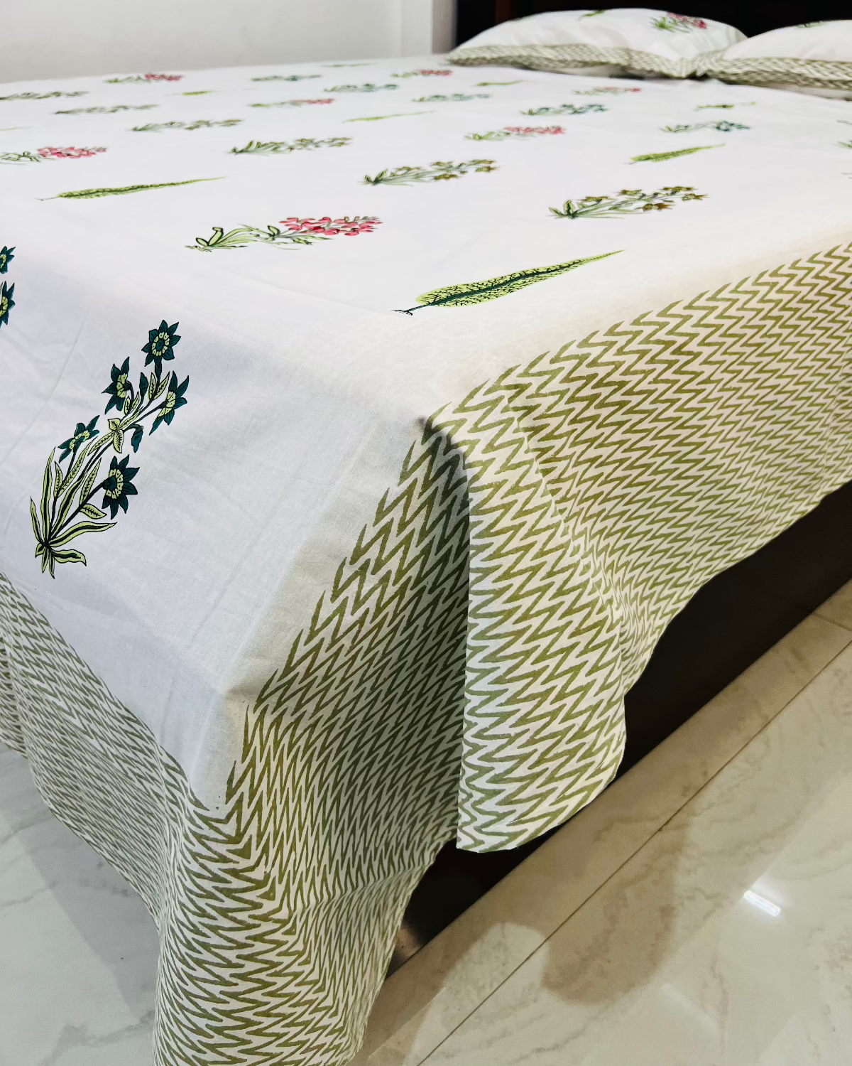 Hara Bageecha Cotton Bedsheet Set - Queen