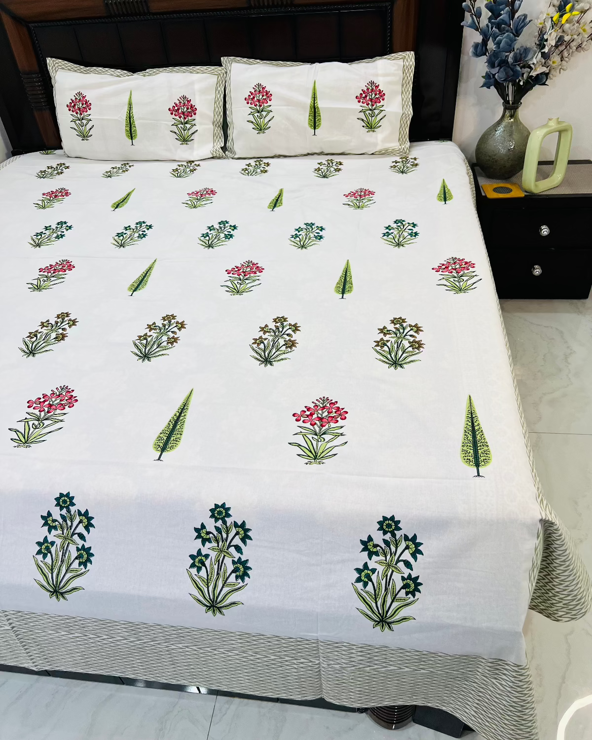 Hara Bageecha Cotton Bedsheet Set - Queen