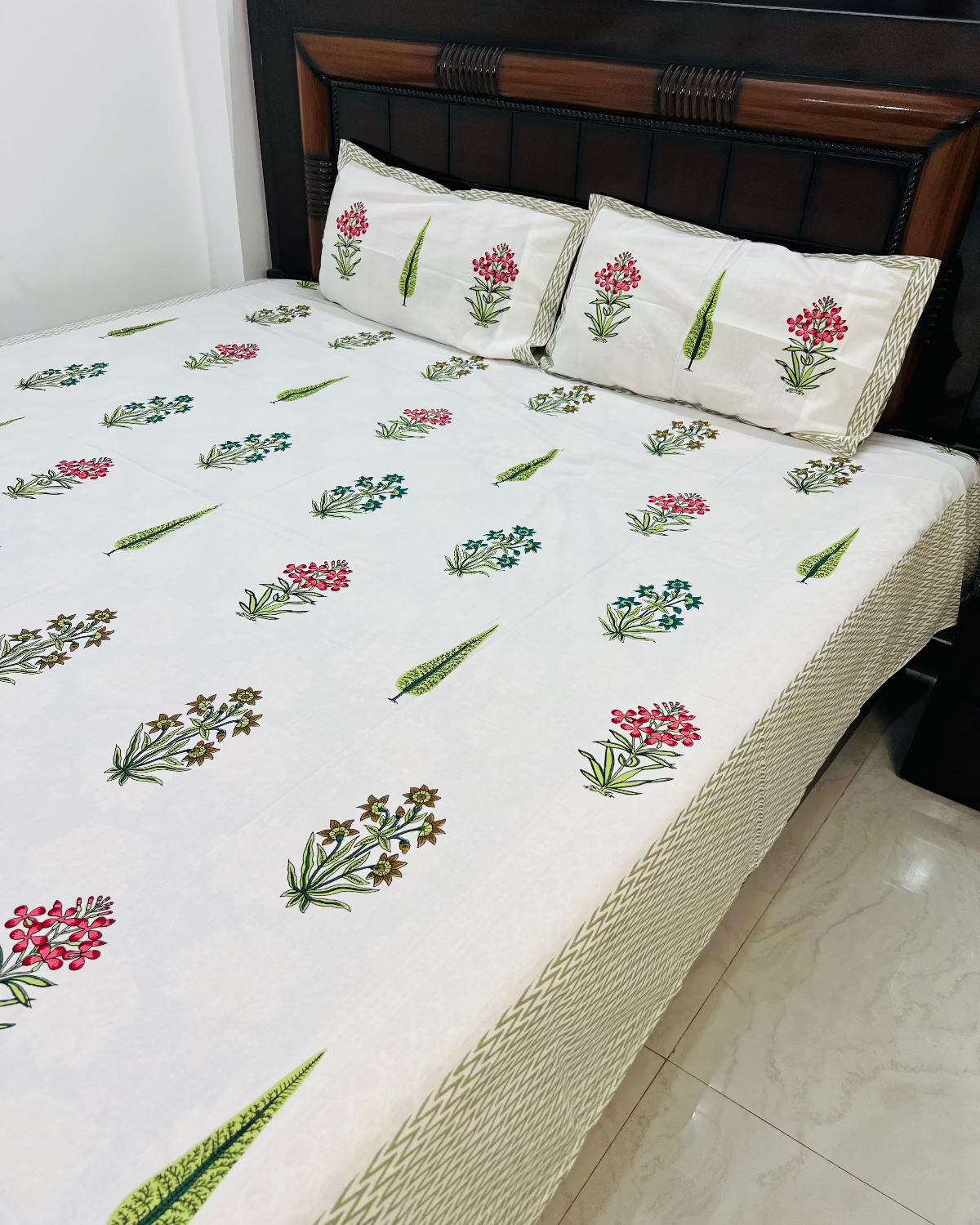 Hara Bageecha Cotton Bedsheet Set - Queen