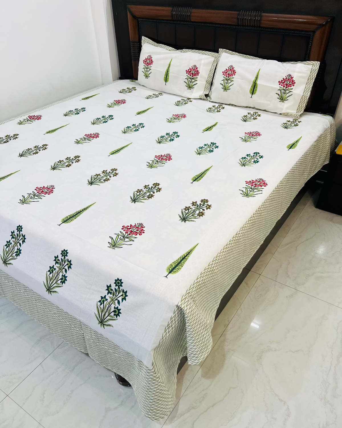 Hara Bageecha Cotton Bedsheet Set - Queen