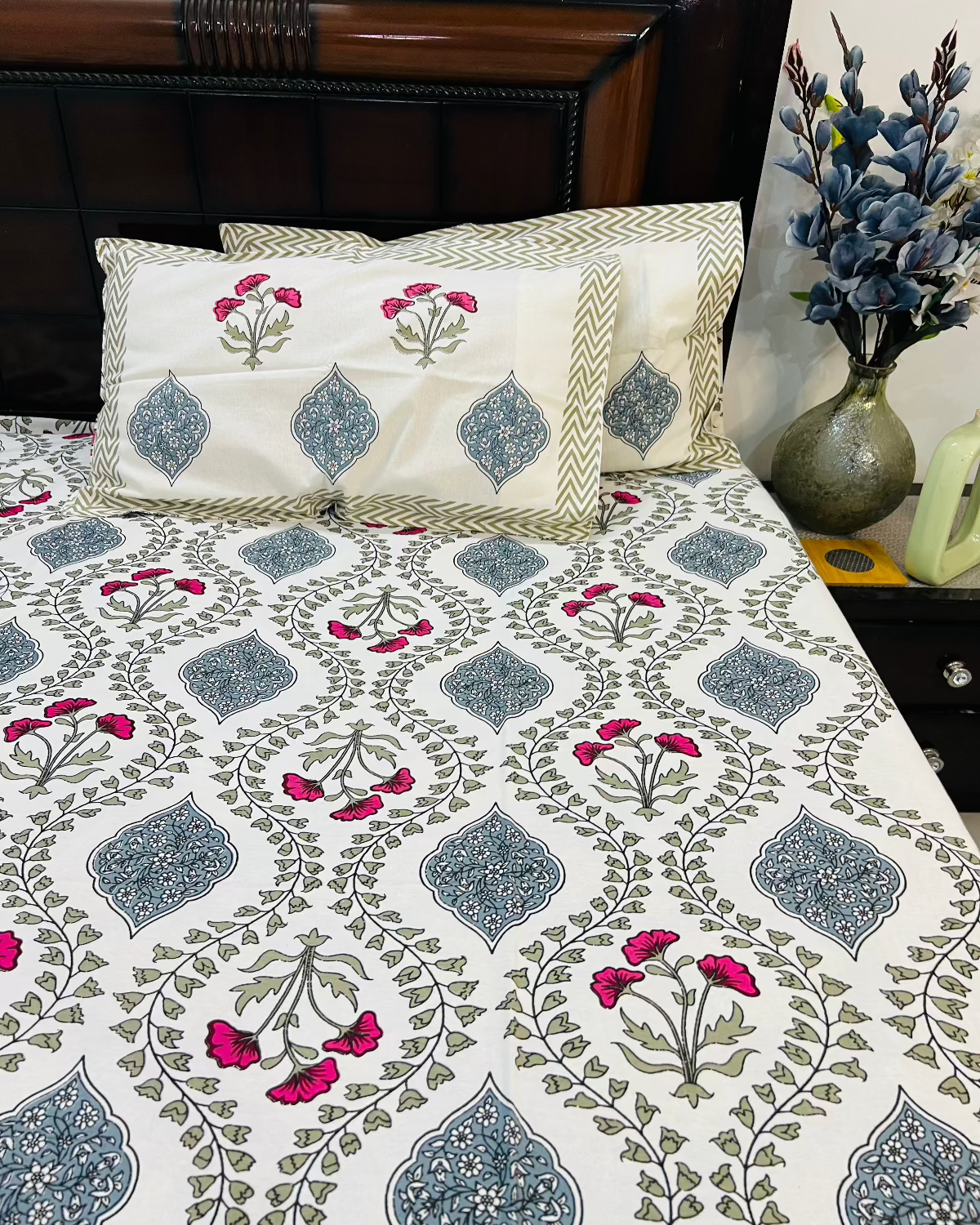 ChampaCharms Cotton Bedsheet Set - Queen