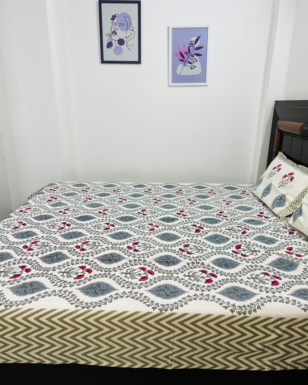 ChampaCharms Cotton Bedsheet Set - Queen