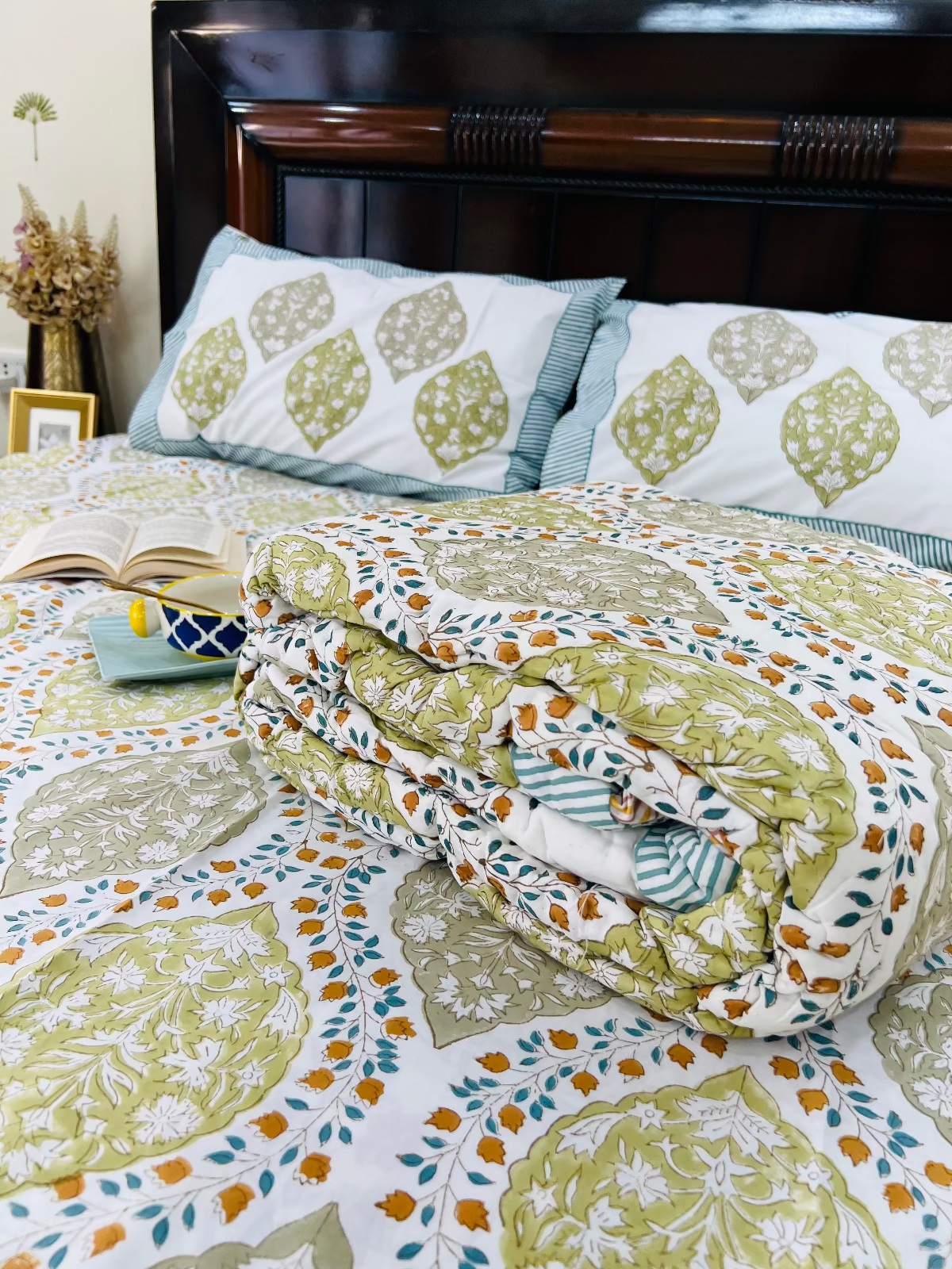 Raag Riti Quilt Bedding Set