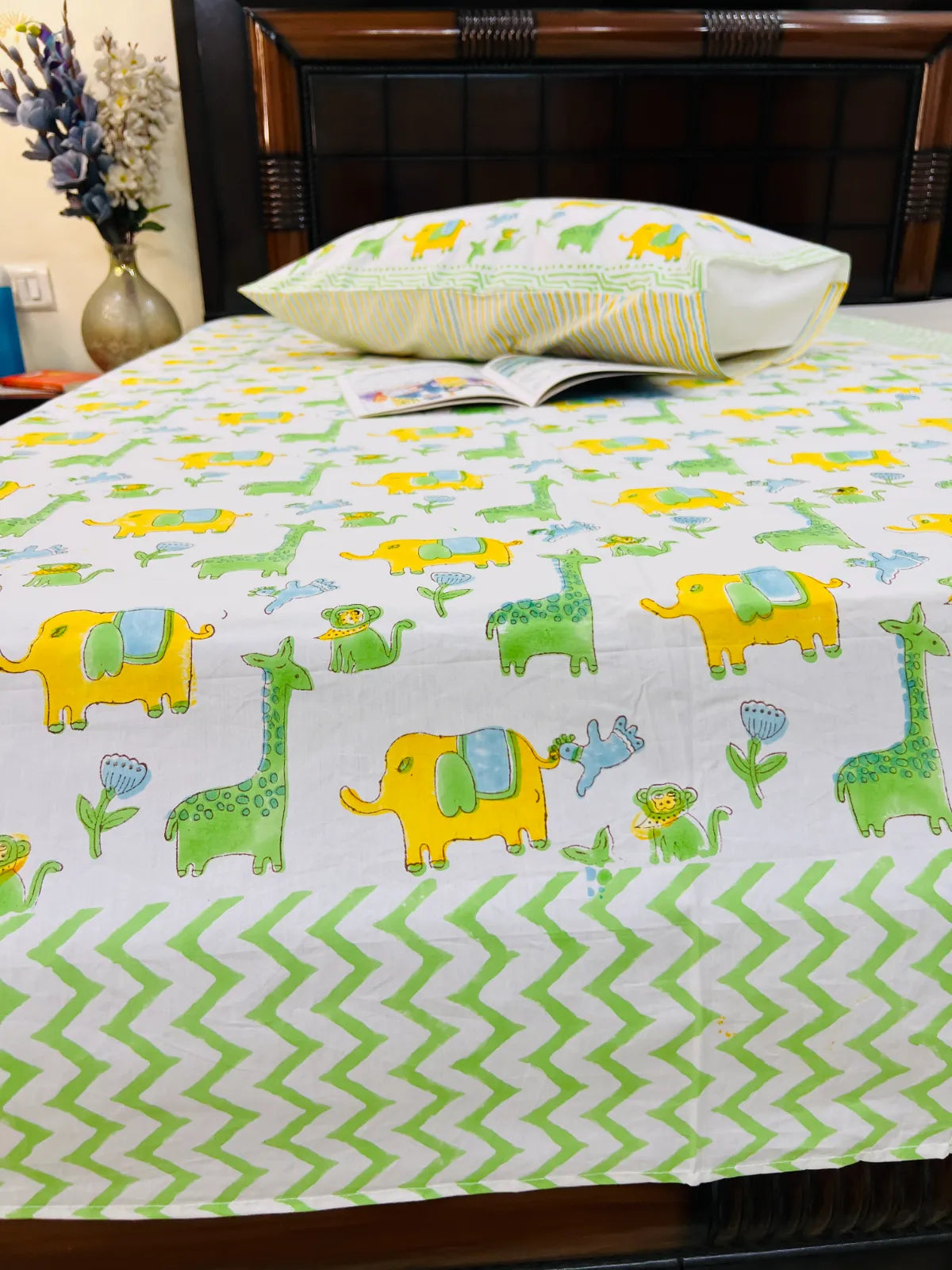 Jungle safari single bedsheet with elephant and giraffe print