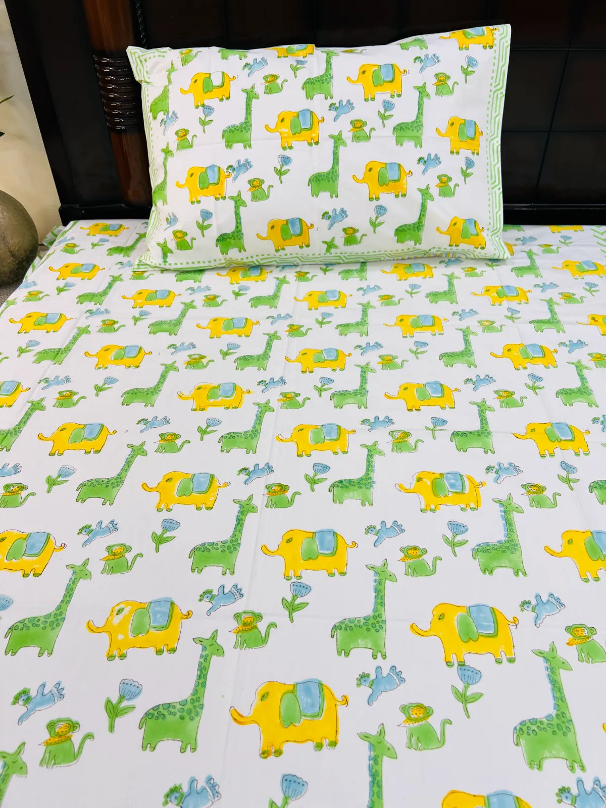 Kids cotton bedsheet with jungle animal design